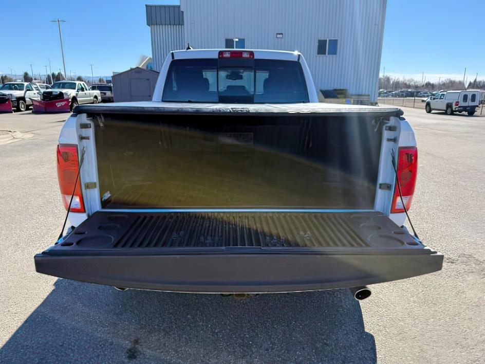 2017 WHITE /CLOTH Ram 1500 BIG HORN (1C6RR7GT9HS) with an 5.7L V8 engine, AUTOMATIC transmission, located at 1235 N Woodruff Ave., Idaho Falls, 83401, (208) 523-1053, 43.507172, -112.000488 - Full size truck space and everyday practicality come together in this 2017 Ram 1500 Crew Cab 4x4 equipped with a 5.7L HEMI V8 engine. The crew cab layout adds generous passenger room, making it a strong fit for family travel, commuting, and day to day driving while still maintaining the cargo flexib- Photo#5