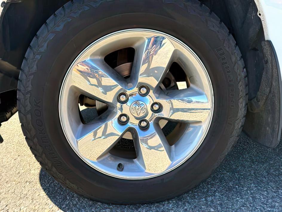 2017 WHITE /CLOTH Ram 1500 BIG HORN (1C6RR7GT9HS) with an 5.7L V8 engine, AUTOMATIC transmission, located at 1235 N Woodruff Ave., Idaho Falls, 83401, (208) 523-1053, 43.507172, -112.000488 - Full size truck space and everyday practicality come together in this 2017 Ram 1500 Crew Cab 4x4 equipped with a 5.7L HEMI V8 engine. The crew cab layout adds generous passenger room, making it a strong fit for family travel, commuting, and day to day driving while still maintaining the cargo flexib- Photo#11