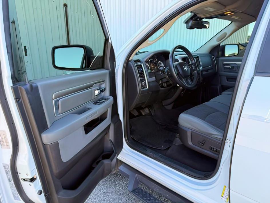2017 WHITE /CLOTH Ram 1500 BIG HORN (1C6RR7GT9HS) with an 5.7L V8 engine, AUTOMATIC transmission, located at 1235 N Woodruff Ave., Idaho Falls, 83401, (208) 523-1053, 43.507172, -112.000488 - Full size truck space and everyday practicality come together in this 2017 Ram 1500 Crew Cab 4x4 equipped with a 5.7L HEMI V8 engine. The crew cab layout adds generous passenger room, making it a strong fit for family travel, commuting, and day to day driving while still maintaining the cargo flexib- Photo#12
