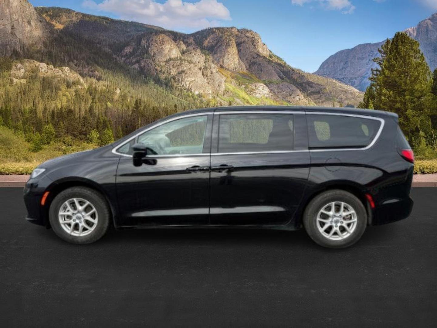2024 BLACK /Black/Alloy/Black Chrysler Pacifica (2C4RC1BG9RR) with an Pentastar 36L V-6 DOHC engine, Automatic transmission, located at 1175 N Woodruff Ave, Idaho Falls, ID, 83401, 43.506901, -111.999657 - At Timberline Auto, finding a great deal on your next vehicle is always easy! Our experienced sales staff's goal is to help find you the right vehicle at the right price! Our knowledgeable finance department has options for almost any credit score. We offer extended service contract options to prote - Photo#0