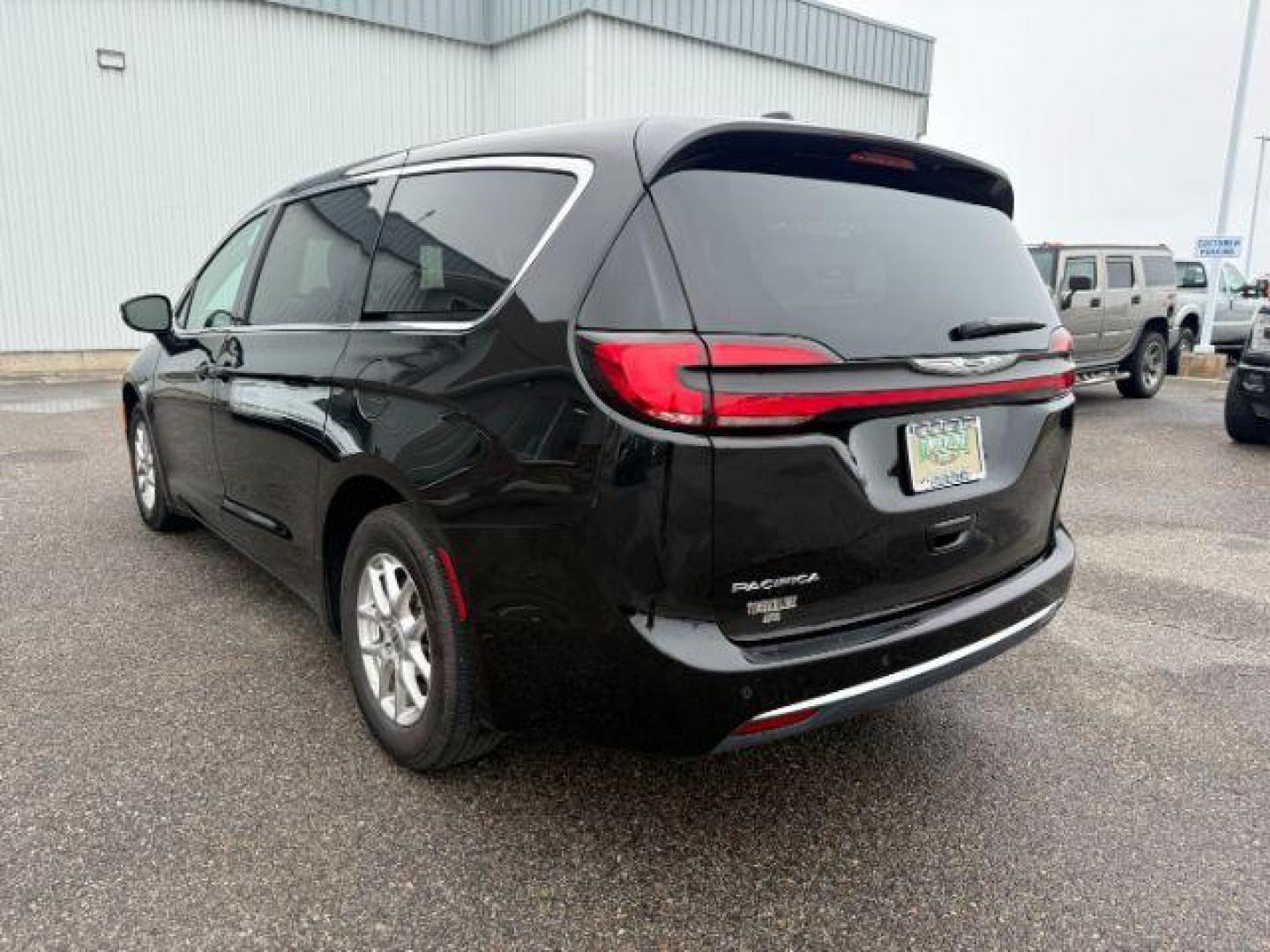2024 BLACK /Black/Alloy/Black Chrysler Pacifica (2C4RC1BG9RR) with an Pentastar 36L V-6 DOHC engine, Automatic transmission, located at 1175 N Woodruff Ave, Idaho Falls, ID, 83401, 43.506901, -111.999657 - At Timberline Auto, finding a great deal on your next vehicle is always easy! Our experienced sales staff's goal is to help find you the right vehicle at the right price! Our knowledgeable finance department has options for almost any credit score. We offer extended service contract options to prote - Photo#29