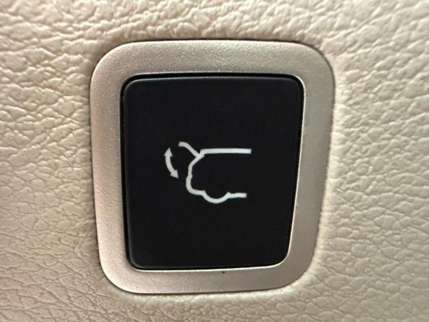 2024 BLACK /Black/Alloy/Black Chrysler Pacifica (2C4RC1BG9RR) with an Pentastar 36L V-6 DOHC engine, Automatic transmission, located at 1175 N Woodruff Ave, Idaho Falls, ID, 83401, 43.506901, -111.999657 - At Timberline Auto, finding a great deal on your next vehicle is always easy! Our experienced sales staff's goal is to help find you the right vehicle at the right price! Our knowledgeable finance department has options for almost any credit score. We offer extended service contract options to prote - Photo#33