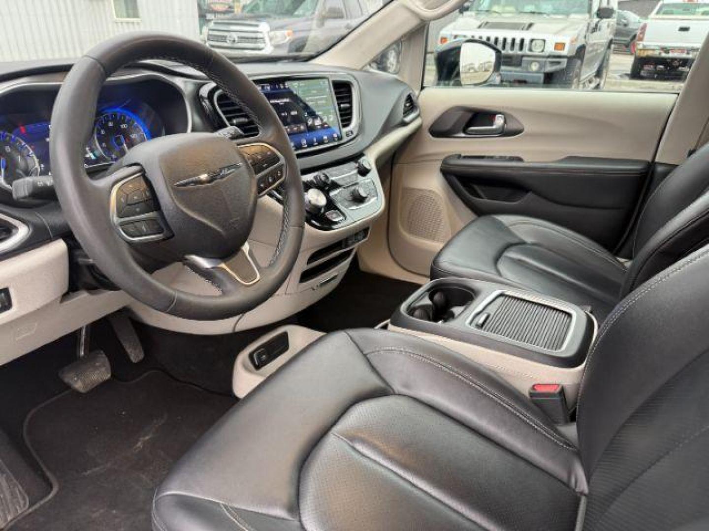 2024 BLACK /Black/Alloy/Black Chrysler Pacifica (2C4RC1BG9RR) with an Pentastar 36L V-6 DOHC engine, Automatic transmission, located at 1175 N Woodruff Ave, Idaho Falls, ID, 83401, 43.506901, -111.999657 - At Timberline Auto, finding a great deal on your next vehicle is always easy! Our experienced sales staff's goal is to help find you the right vehicle at the right price! Our knowledgeable finance department has options for almost any credit score. We offer extended service contract options to prote - Photo#43