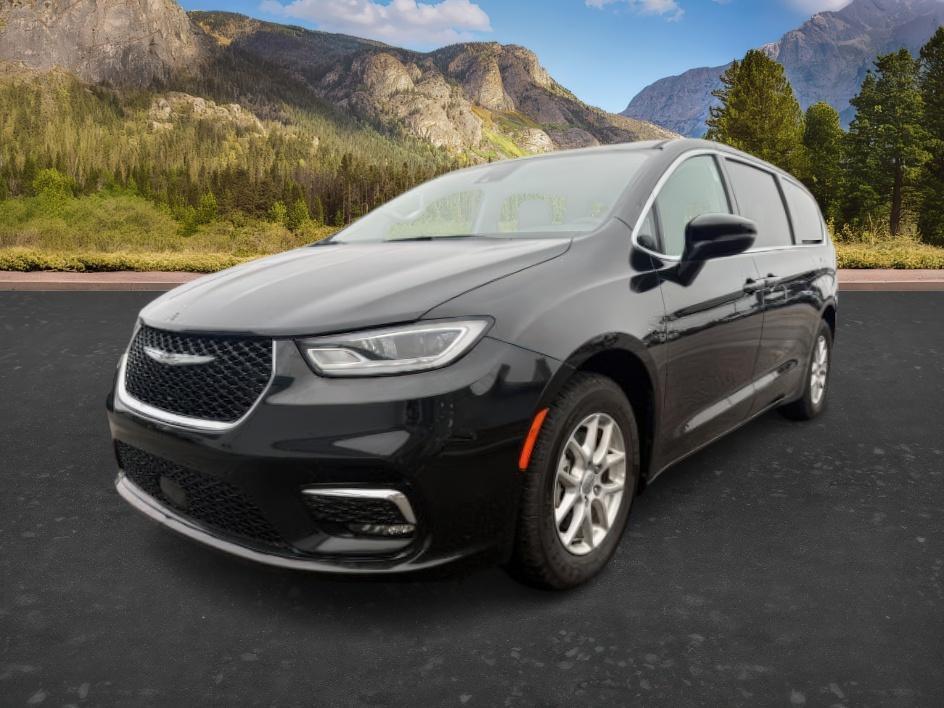 photo of 2024 Chrysler Pacifica Touring L