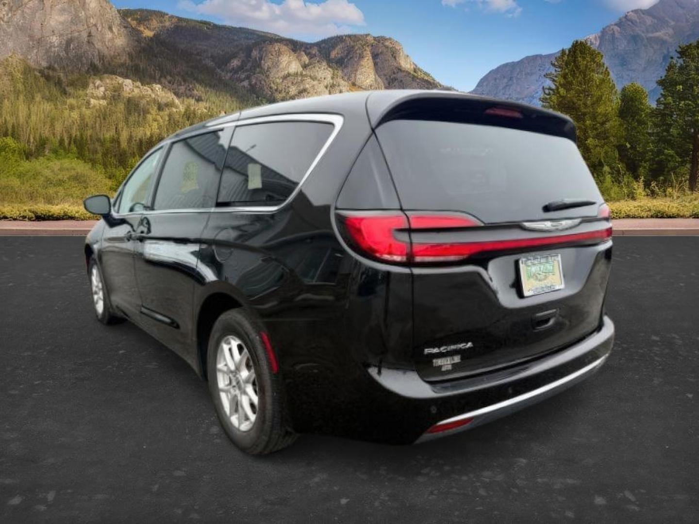 2024 BLACK /Black/Alloy/Black Chrysler Pacifica (2C4RC1BG9RR) with an Pentastar 36L V-6 DOHC engine, Automatic transmission, located at 1175 N Woodruff Ave, Idaho Falls, ID, 83401, 43.506901, -111.999657 - At Timberline Auto, finding a great deal on your next vehicle is always easy! Our experienced sales staff's goal is to help find you the right vehicle at the right price! Our knowledgeable finance department has options for almost any credit score. We offer extended service contract options to prote - Photo#2