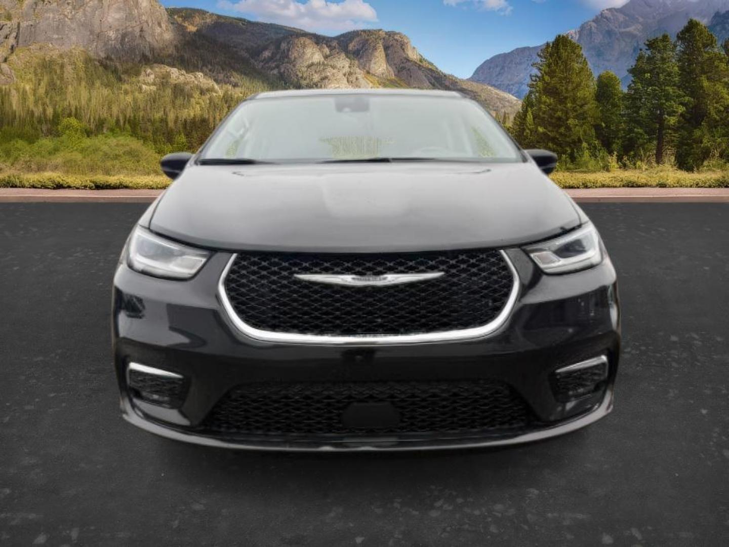 2024 BLACK /Black/Alloy/Black Chrysler Pacifica (2C4RC1BG9RR) with an Pentastar 36L V-6 DOHC engine, Automatic transmission, located at 1175 N Woodruff Ave, Idaho Falls, ID, 83401, 43.506901, -111.999657 - At Timberline Auto, finding a great deal on your next vehicle is always easy! Our experienced sales staff's goal is to help find you the right vehicle at the right price! Our knowledgeable finance department has options for almost any credit score. We offer extended service contract options to prote - Photo#11