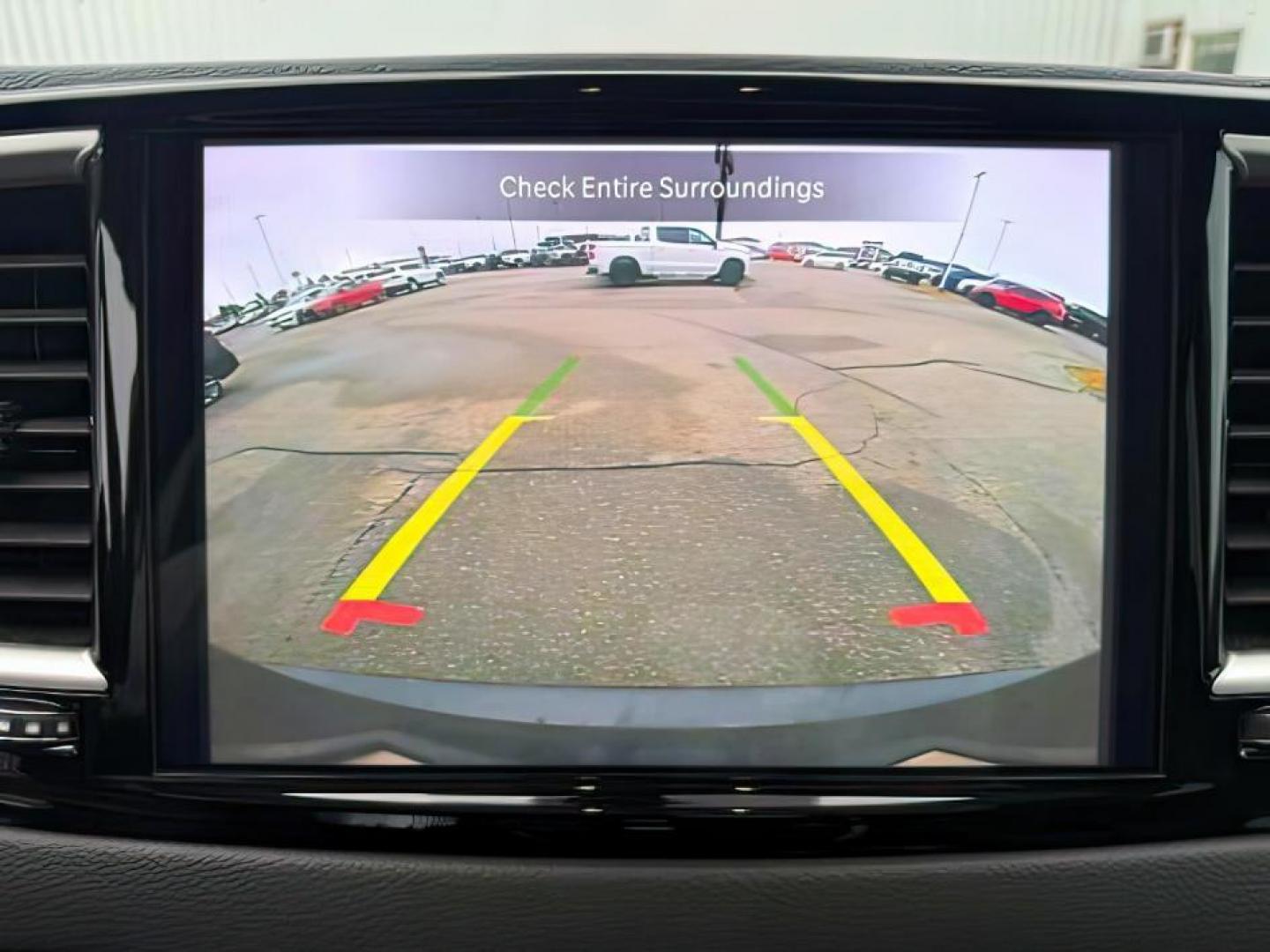 2024 BLACK /Black/Alloy/Black Chrysler Pacifica (2C4RC1BG9RR) with an Pentastar 36L V-6 DOHC engine, Automatic transmission, located at 1175 N Woodruff Ave, Idaho Falls, ID, 83401, 43.506901, -111.999657 - At Timberline Auto, finding a great deal on your next vehicle is always easy! Our experienced sales staff's goal is to help find you the right vehicle at the right price! Our knowledgeable finance department has options for almost any credit score. We offer extended service contract options to prote - Photo#19