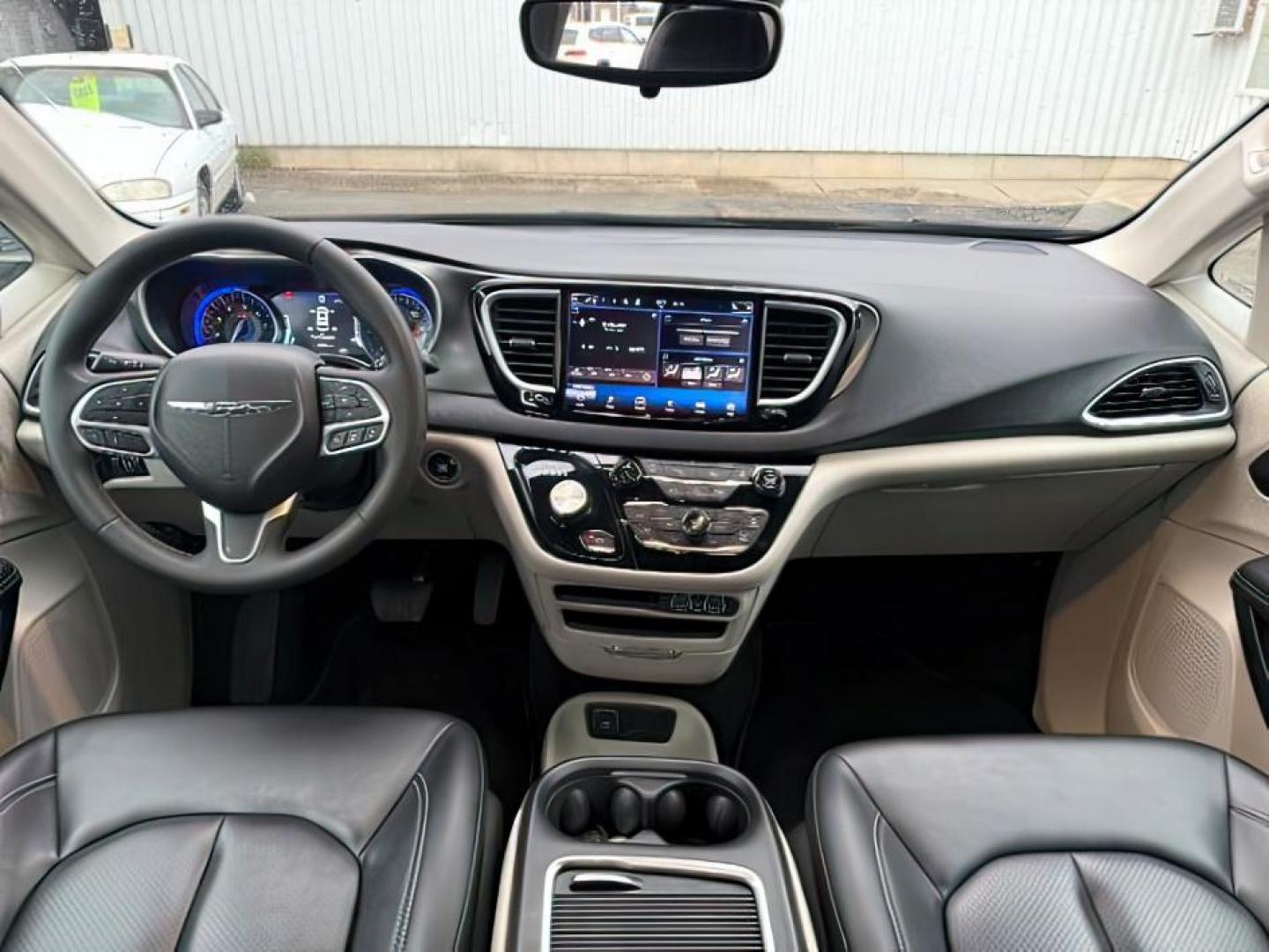 2024 BLACK /Black/Alloy/Black Chrysler Pacifica (2C4RC1BG9RR) with an Pentastar 36L V-6 DOHC engine, Automatic transmission, located at 1175 N Woodruff Ave, Idaho Falls, ID, 83401, 43.506901, -111.999657 - At Timberline Auto, finding a great deal on your next vehicle is always easy! Our experienced sales staff's goal is to help find you the right vehicle at the right price! Our knowledgeable finance department has options for almost any credit score. We offer extended service contract options to prote - Photo#24