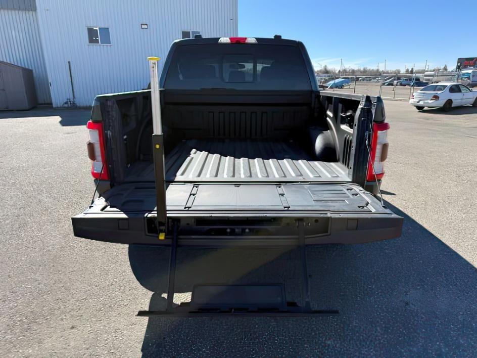 2021 BLUE /Black Ford F-150 Platinum (1FTFW1ED2MF) with an 3.5L V6 POWER BOOST HYBRID engine, AUTOMATIC transmission, located at 1235 N Woodruff Ave., Idaho Falls, 83401, (208) 523-1053, 43.507172, -112.000488 - At Timberline Auto, finding a great deal on your next vehicle is always easy! Our experienced sales staff's goal is to help find you the right vehicle at the right price! Our knowledgeable finance department has options for almost any credit score. We offer extended service contract options to prote- Photo#4