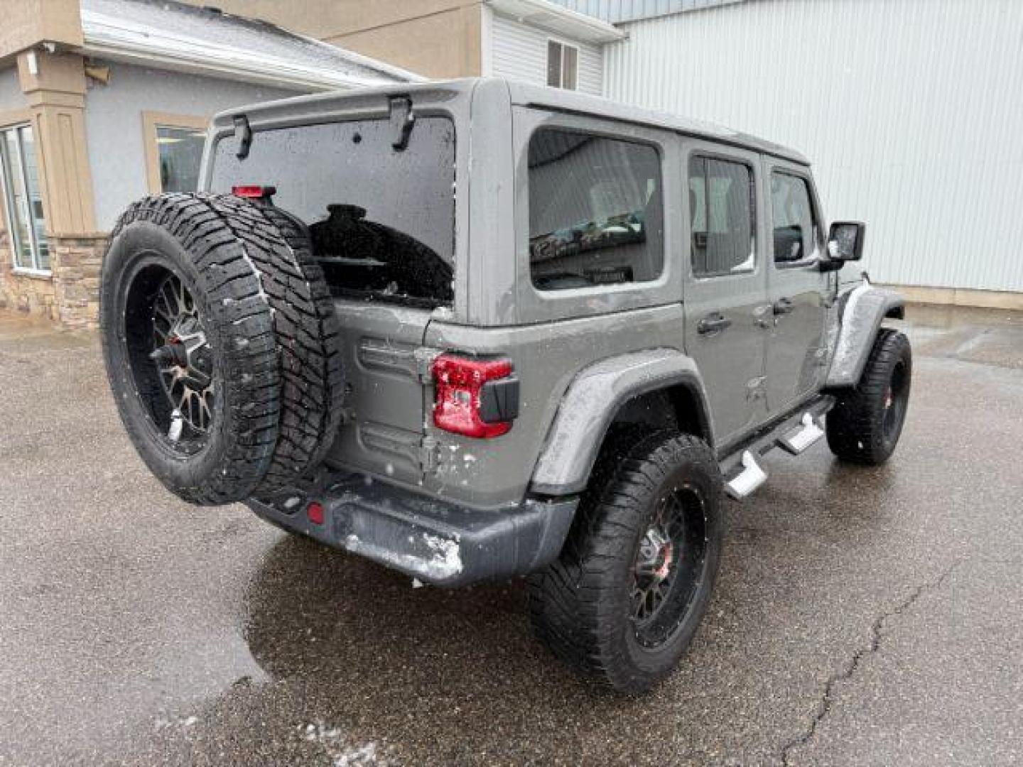 2019 GRAY /Black Jeep Wrangler Unlimited (1C4HJXEG4KW) with an Pentastar 36L V-6 DOHC engine, Automatic transmission, located at 1175 N Woodruff Ave, Idaho Falls, ID, 83401, 43.506901, -111.999657 - At Timberline Auto, finding a great deal on your next vehicle is always easy! Our experienced sales staff's goal is to help find you the right vehicle at the right price! Our knowledgeable finance department has options for almost any credit score. We offer extended service contract options to prote - Photo#32