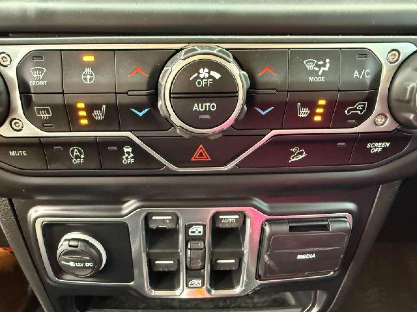 2019 GRAY /Black Jeep Wrangler Unlimited (1C4HJXEG4KW) with an Pentastar 36L V-6 DOHC engine, Automatic transmission, located at 1175 N Woodruff Ave, Idaho Falls, ID, 83401, 43.506901, -111.999657 - At Timberline Auto, finding a great deal on your next vehicle is always easy! Our experienced sales staff's goal is to help find you the right vehicle at the right price! Our knowledgeable finance department has options for almost any credit score. We offer extended service contract options to prote - Photo#44