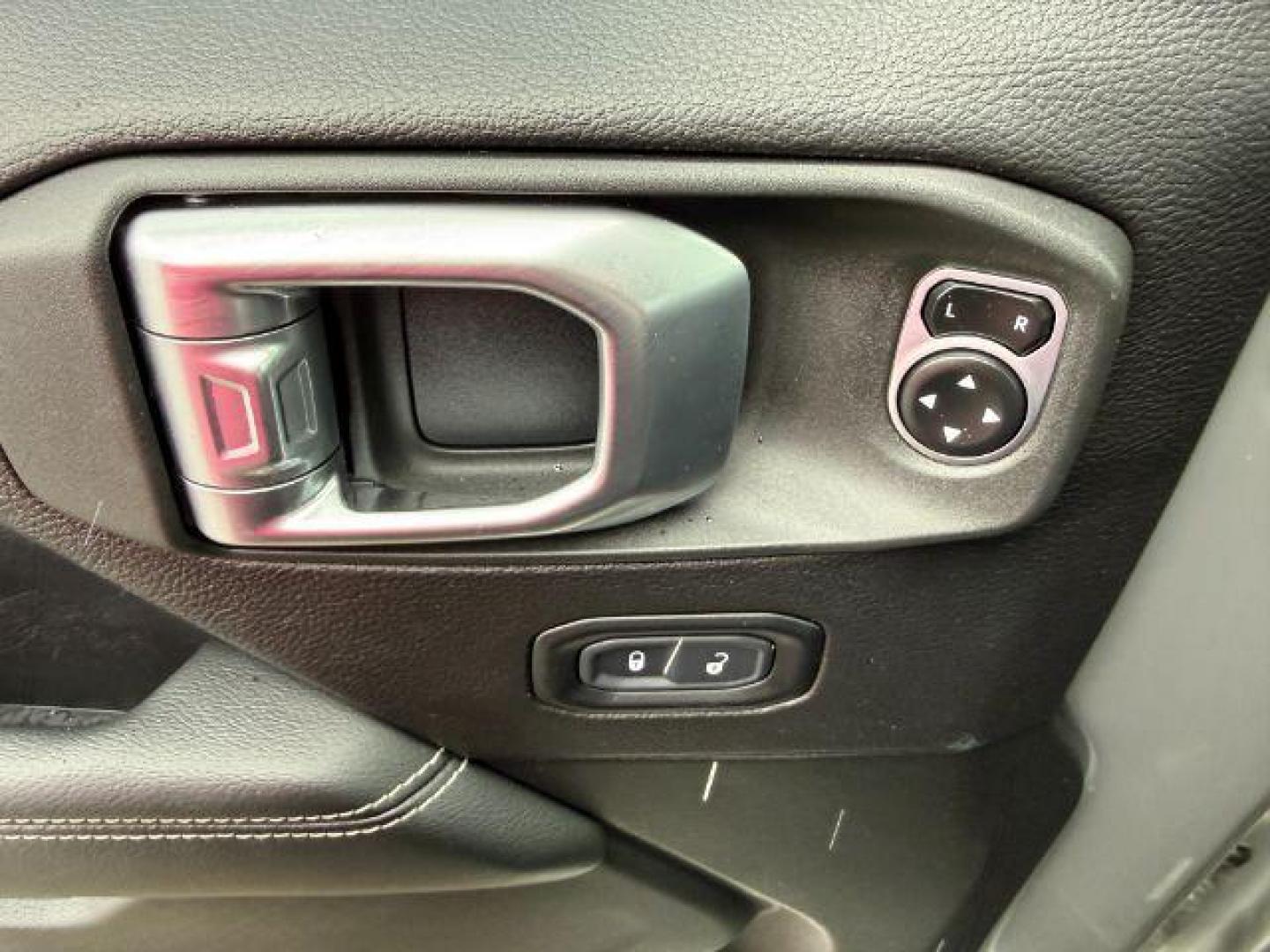 2019 GRAY /Black Jeep Wrangler Unlimited (1C4HJXEG4KW) with an Pentastar 36L V-6 DOHC engine, Automatic transmission, located at 1175 N Woodruff Ave, Idaho Falls, ID, 83401, 43.506901, -111.999657 - At Timberline Auto, finding a great deal on your next vehicle is always easy! Our experienced sales staff's goal is to help find you the right vehicle at the right price! Our knowledgeable finance department has options for almost any credit score. We offer extended service contract options to prote - Photo#47