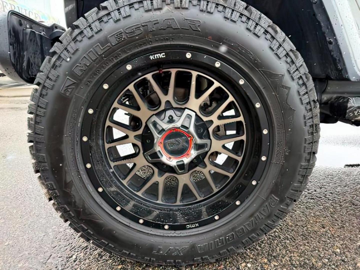 2019 GRAY /Black Jeep Wrangler Unlimited (1C4HJXEG4KW) with an Pentastar 36L V-6 DOHC engine, Automatic transmission, located at 1175 N Woodruff Ave, Idaho Falls, ID, 83401, 43.506901, -111.999657 - At Timberline Auto, finding a great deal on your next vehicle is always easy! Our experienced sales staff's goal is to help find you the right vehicle at the right price! Our knowledgeable finance department has options for almost any credit score. We offer extended service contract options to prote - Photo#11