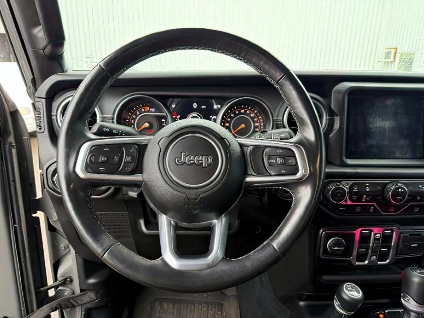 2019 GRAY /Black Jeep Wrangler Unlimited (1C4HJXEG4KW) with an Pentastar 36L V-6 DOHC engine, Automatic transmission, located at 1175 N Woodruff Ave, Idaho Falls, ID, 83401, 43.506901, -111.999657 - At Timberline Auto, finding a great deal on your next vehicle is always easy! Our experienced sales staff's goal is to help find you the right vehicle at the right price! Our knowledgeable finance department has options for almost any credit score. We offer extended service contract options to prote - Photo#15