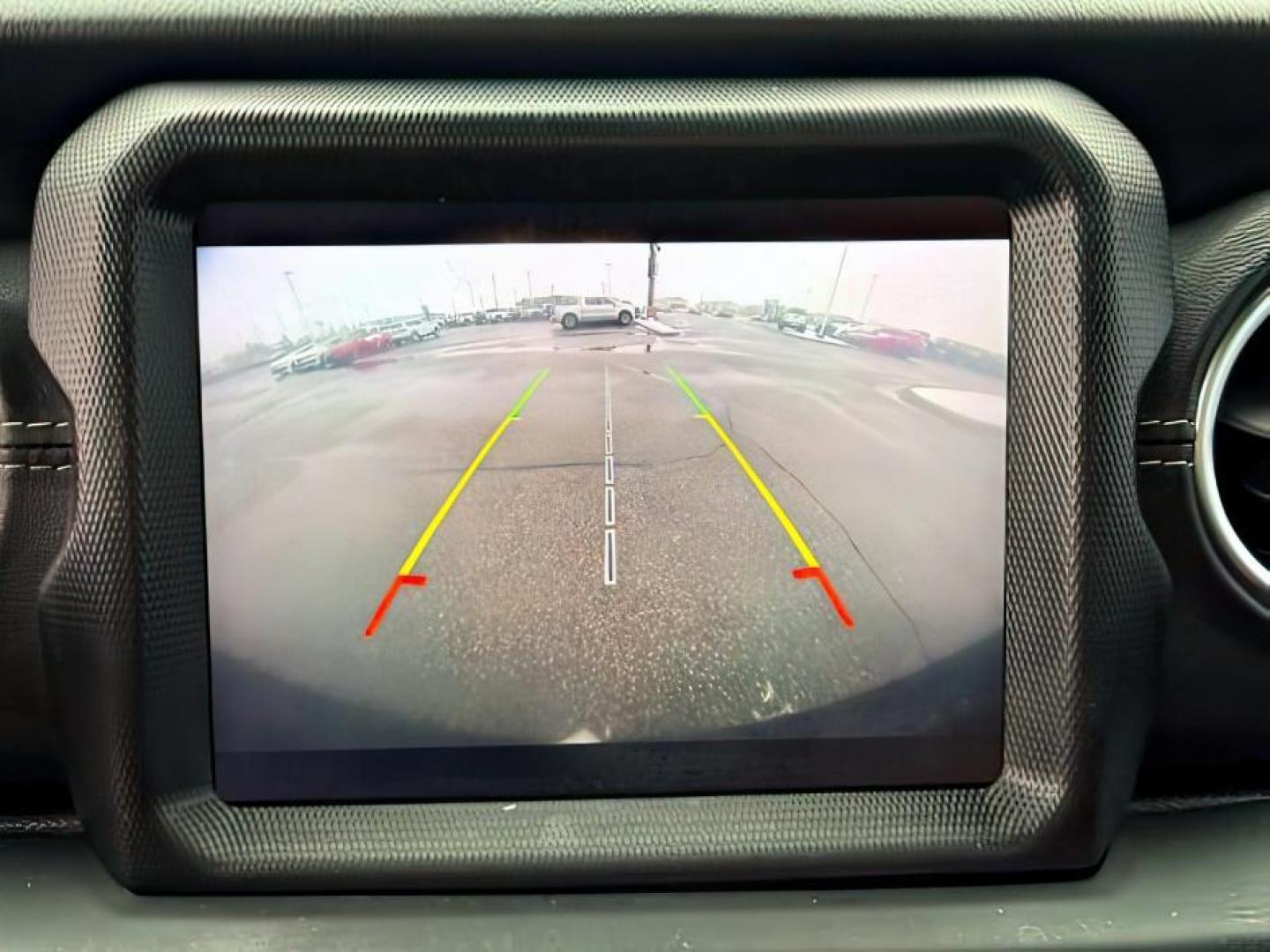 2019 GRAY /Black Jeep Wrangler Unlimited (1C4HJXEG4KW) with an Pentastar 36L V-6 DOHC engine, Automatic transmission, located at 1175 N Woodruff Ave, Idaho Falls, ID, 83401, 43.506901, -111.999657 - At Timberline Auto, finding a great deal on your next vehicle is always easy! Our experienced sales staff's goal is to help find you the right vehicle at the right price! Our knowledgeable finance department has options for almost any credit score. We offer extended service contract options to prote - Photo#17