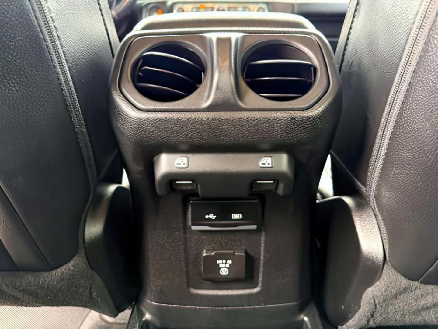 2019 GRAY /Black Jeep Wrangler Unlimited (1C4HJXEG4KW) with an Pentastar 36L V-6 DOHC engine, Automatic transmission, located at 1175 N Woodruff Ave, Idaho Falls, ID, 83401, 43.506901, -111.999657 - At Timberline Auto, finding a great deal on your next vehicle is always easy! Our experienced sales staff's goal is to help find you the right vehicle at the right price! Our knowledgeable finance department has options for almost any credit score. We offer extended service contract options to prote - Photo#23