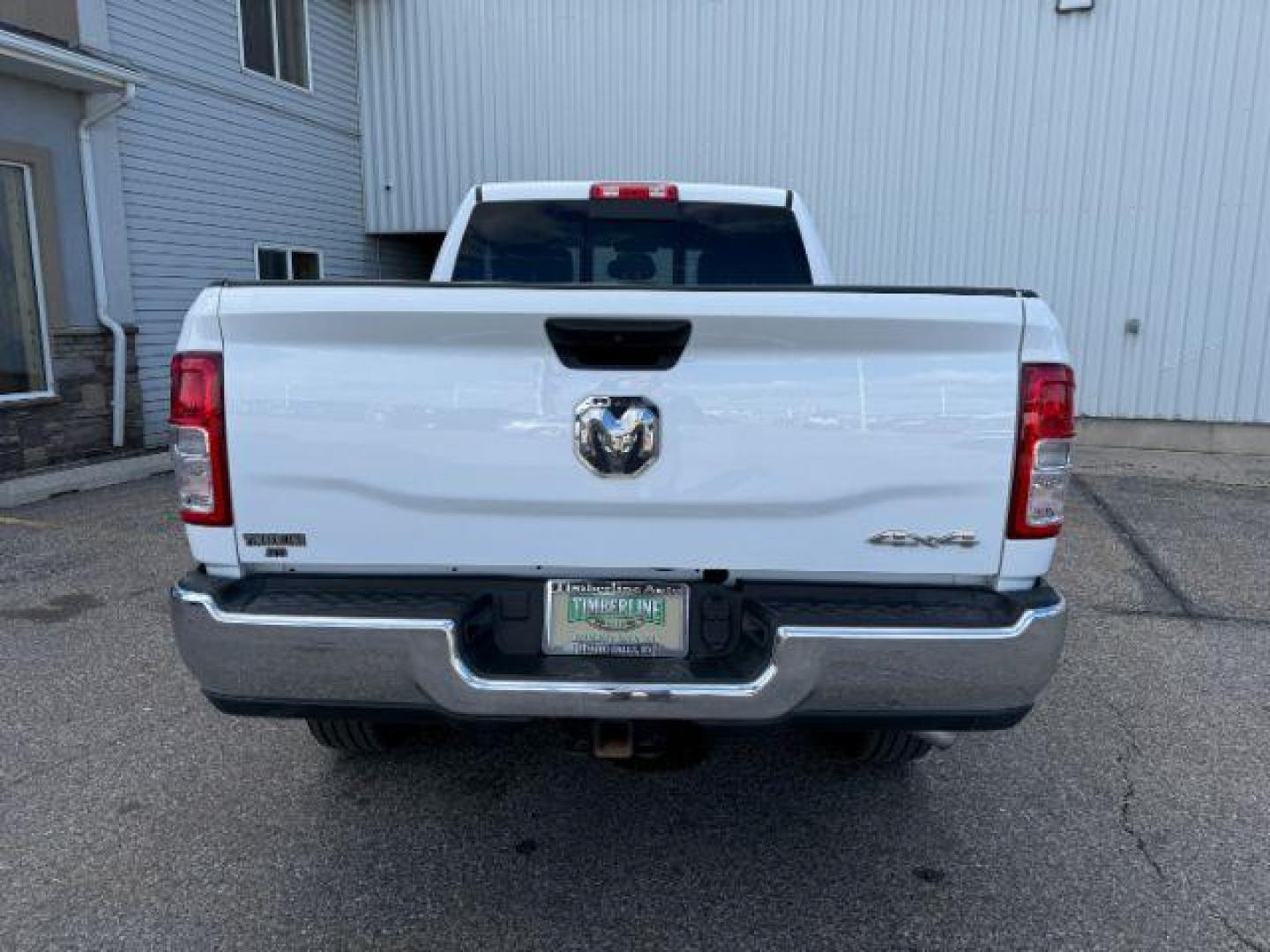 2021 WHITE /Diesel Gray/Black Ram 2500 (3C6UR5CJ0MG) with an HEMI 64L V-8 VVT variable valve control engine, Automatic transmission, located at 1175 N Woodruff Ave, Idaho Falls, ID, 83401, 43.506901, -111.999657 - At Timberline Auto, finding a great deal on your next vehicle is always easy! Our experienced sales staff's goal is to help find you the right vehicle at the right price! Our knowledgeable finance department has options for almost any credit score. We offer extended service contract options to prote - Photo#29