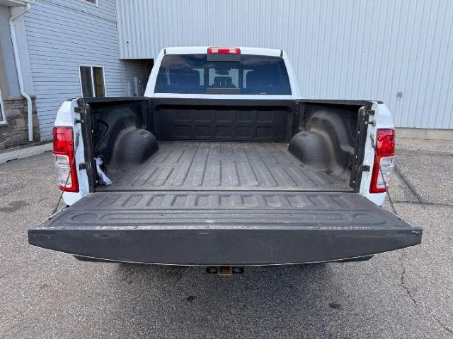 2021 WHITE /Diesel Gray/Black Ram 2500 (3C6UR5CJ0MG) with an HEMI 64L V-8 VVT variable valve control engine, Automatic transmission, located at 1175 N Woodruff Ave, Idaho Falls, ID, 83401, 43.506901, -111.999657 - At Timberline Auto, finding a great deal on your next vehicle is always easy! Our experienced sales staff's goal is to help find you the right vehicle at the right price! Our knowledgeable finance department has options for almost any credit score. We offer extended service contract options to prote - Photo#31