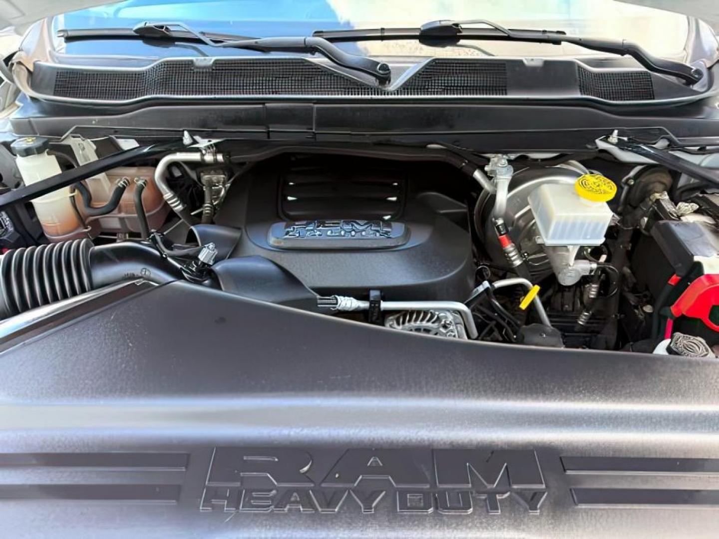 2021 WHITE /Diesel Gray/Black Ram 2500 (3C6UR5CJ0MG) with an HEMI 64L V-8 VVT variable valve control engine, Automatic transmission, located at 1175 N Woodruff Ave, Idaho Falls, ID, 83401, 43.506901, -111.999657 - At Timberline Auto, finding a great deal on your next vehicle is always easy! Our experienced sales staff's goal is to help find you the right vehicle at the right price! Our knowledgeable finance department has options for almost any credit score. We offer extended service contract options to prote - Photo#25