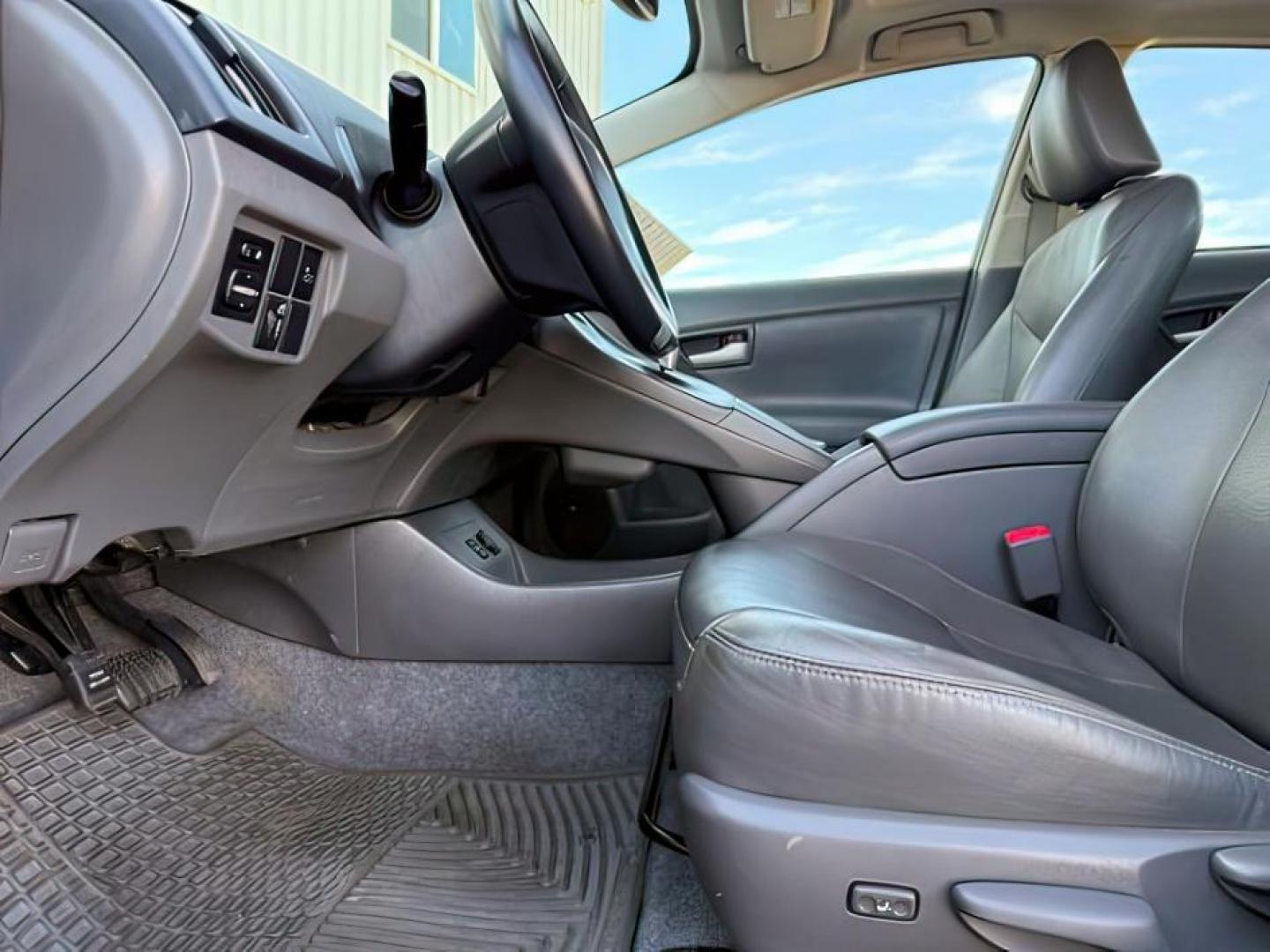 2011 SILVER /Misty Gray Toyota Prius (JTDKN3DU7B0) with an 18L I-4 DOHC engine, Automatic transmission, located at 1175 N Woodruff Ave, Idaho Falls, ID, 83401, 43.506901, -111.999657 - At Timberline Auto, finding a great deal on your next vehicle is always easy! Our experienced sales staff's goal is to help find you the right vehicle at the right price! Our knowledgeable finance department has options for almost any credit score. We offer extended service contract options to prote - Photo#13