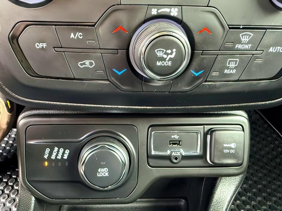 2018 ORANGE /Black Jeep Renegade (ZACCJBBB9JP) with an Tigershark MultiAir 24L I-4 variable valve contro engine, Automatic transmission, located at 1175 N Woodruff Ave, Idaho Falls, ID, 83401, 43.506901, -111.999657 - Photo#19