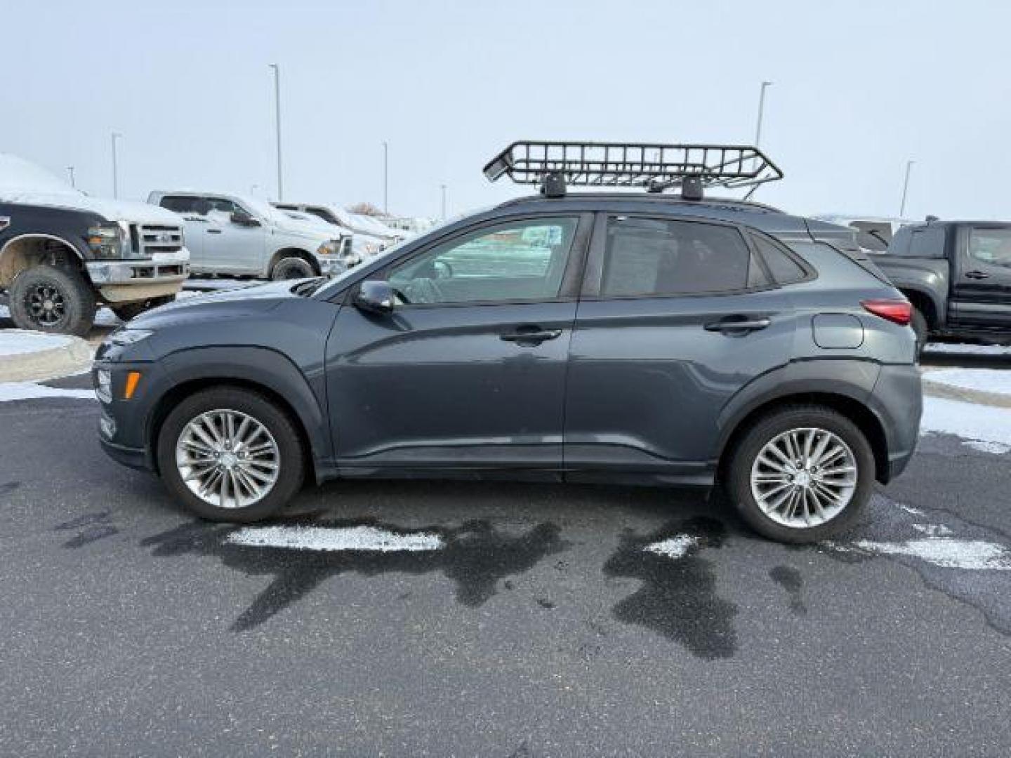 2018 GRAY /Black Hyundai Kona (KM8K2CAA7JU) with an Nu 2L I-4 DOHC engine, Automatic transmission, located at 1175 N Woodruff Ave, Idaho Falls, ID, 83401, 43.506901, -111.999657 - At Timberline Auto, finding a great deal on your next vehicle is always easy! Our experienced sales staff's goal is to help find you the right vehicle at the right price! Our knowledgeable finance department has options for almost any credit score. We offer extended service contract options to prote - Photo#1