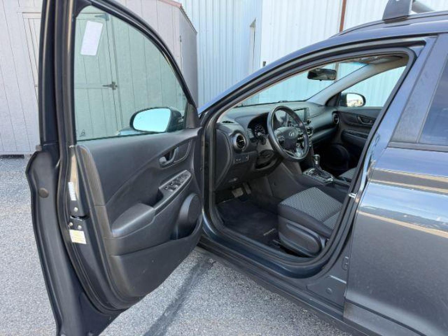 2018 GRAY /Black Hyundai Kona (KM8K2CAA7JU) with an Nu 2L I-4 DOHC engine, Automatic transmission, located at 1175 N Woodruff Ave, Idaho Falls, ID, 83401, 43.506901, -111.999657 - At Timberline Auto, finding a great deal on your next vehicle is always easy! Our experienced sales staff's goal is to help find you the right vehicle at the right price! Our knowledgeable finance department has options for almost any credit score. We offer extended service contract options to prote - Photo#40