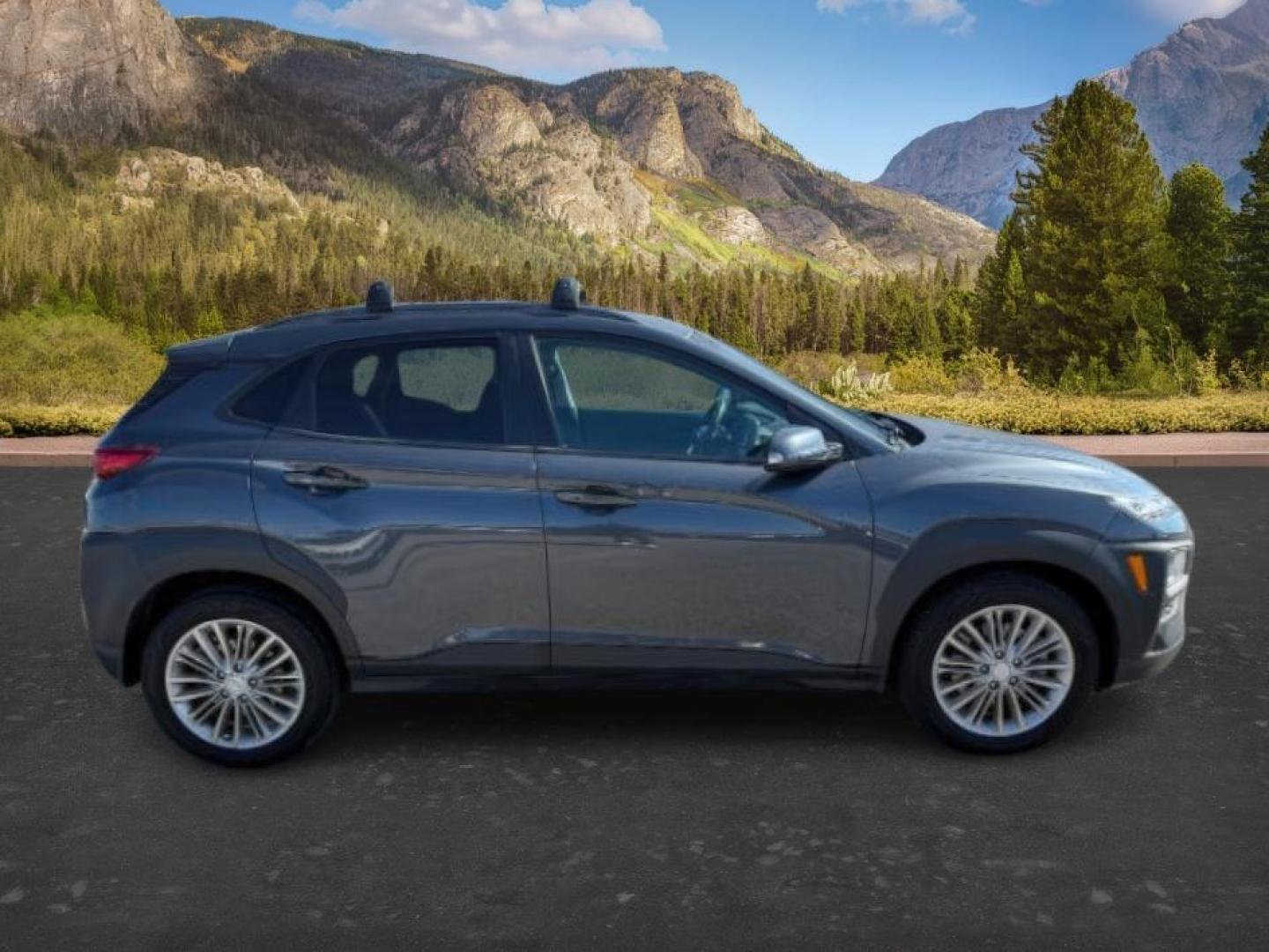 2018 GRAY /Black Hyundai Kona (KM8K2CAA7JU) with an Nu 2L I-4 DOHC engine, Automatic transmission, located at 1175 N Woodruff Ave, Idaho Falls, ID, 83401, 43.506901, -111.999657 - At Timberline Auto, finding a great deal on your next vehicle is always easy! Our experienced sales staff's goal is to help find you the right vehicle at the right price! Our knowledgeable finance department has options for almost any credit score. We offer extended service contract options to prote - Photo#8