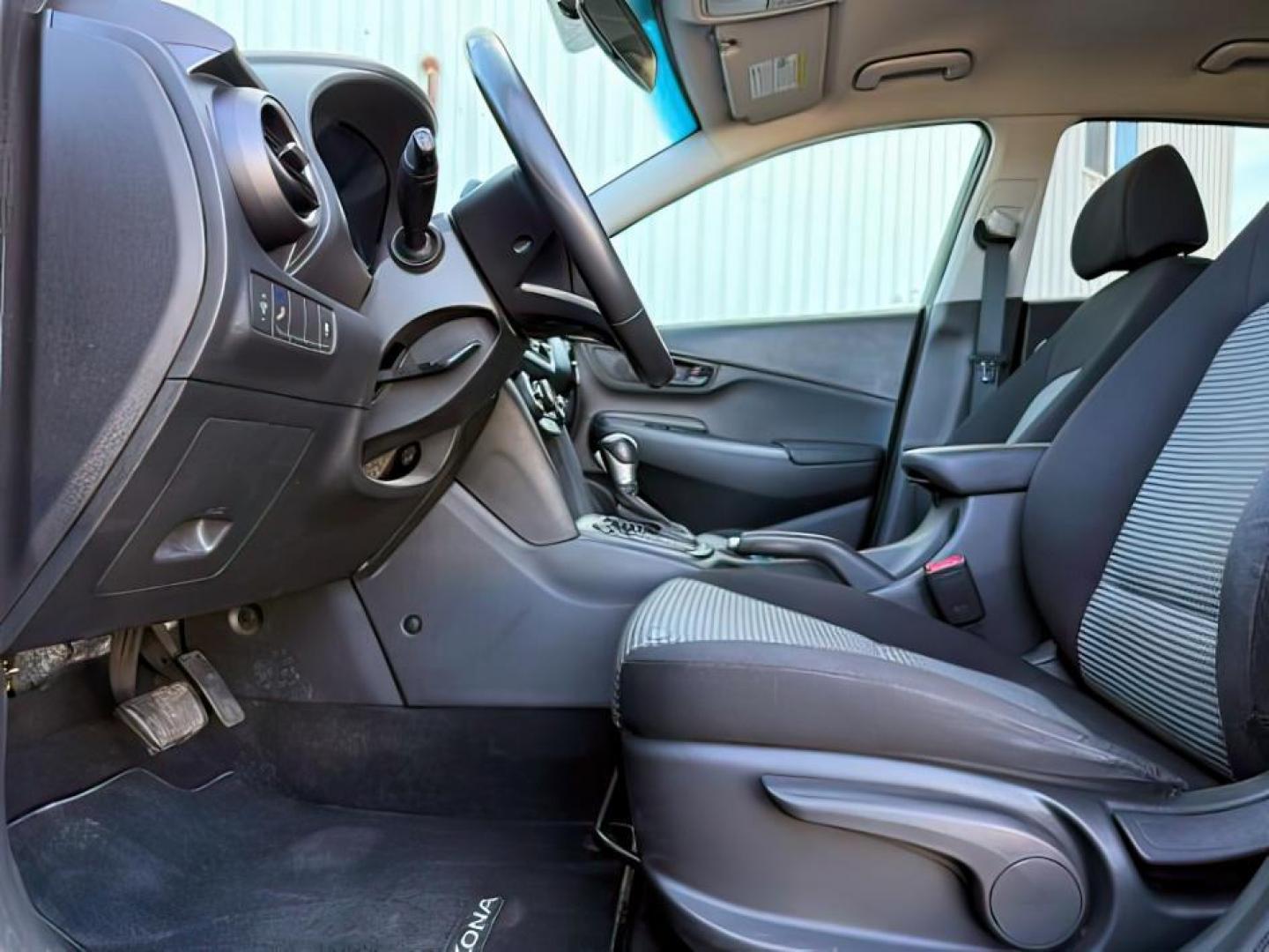 2018 GRAY /Black Hyundai Kona (KM8K2CAA7JU) with an Nu 2L I-4 DOHC engine, Automatic transmission, located at 1175 N Woodruff Ave, Idaho Falls, ID, 83401, 43.506901, -111.999657 - At Timberline Auto, finding a great deal on your next vehicle is always easy! Our experienced sales staff's goal is to help find you the right vehicle at the right price! Our knowledgeable finance department has options for almost any credit score. We offer extended service contract options to prote - Photo#14