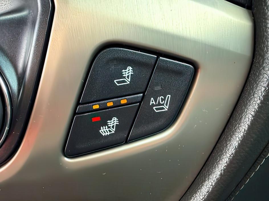 2015 Onyx Black /Jet Black GMC Sierra 1500 (3GTU2WEC9FG) with an 62L V-8 variable valve control engine, Automatic transmission, located at 1175 N Woodruff Ave, Idaho Falls, ID, 83401, 43.506901, -111.999657 - Photo#18