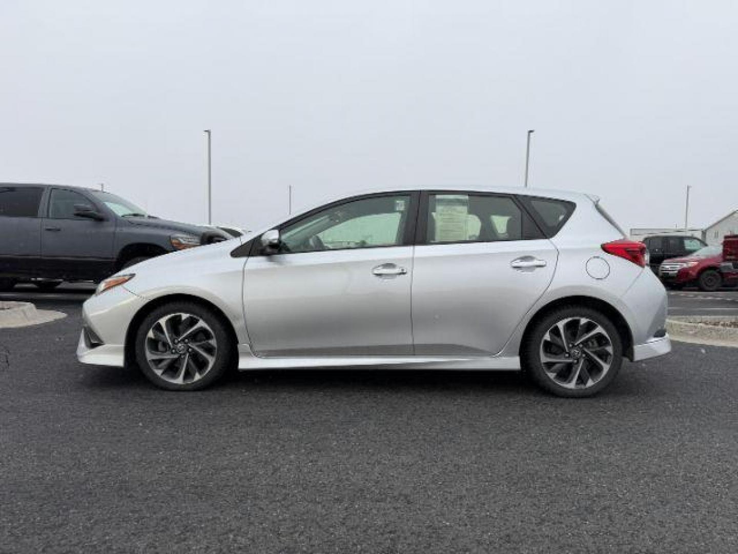 2018 SILVER /CLOTH Toyota Corolla iM (JTNKARJE2JJ) with an 18L I-4 DOHC engine, Automatic transmission, located at 1175 N Woodruff Ave, Idaho Falls, ID, 83401, 43.506901, -111.999657 - Photo#1