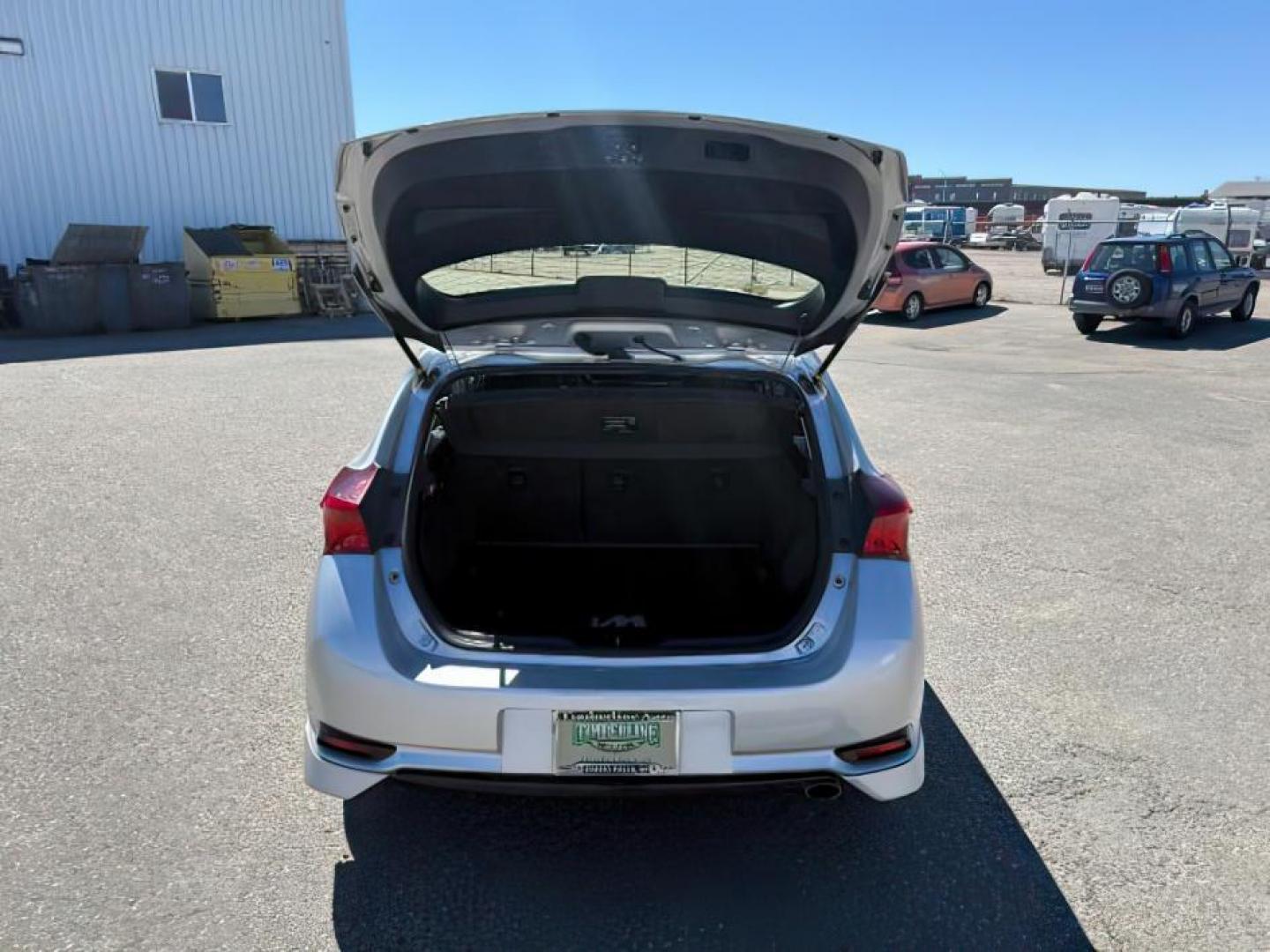 2018 SILVER /CLOTH Toyota Corolla iM BASE (JTNKARJE2JJ) with an 1.8L I-4 DOHC engine, AUTOMATIC transmission, located at 1235 N Woodruff Ave., Idaho Falls, 83401, (208) 523-1053, 43.507172, -112.000488 - At Timberline Auto, finding a great deal on your next vehicle is always easy! Our experienced sales staff's goal is to help find you the right vehicle at the right price! Our knowledgeable finance department has options for almost any credit score. We offer extended service contract options to prote - Photo#4