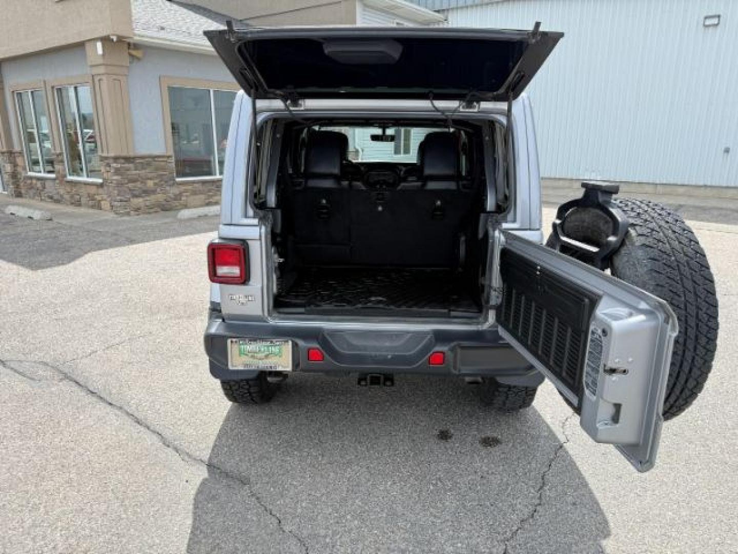 2018 SILVER /Black/Black Jeep Wrangler Unlimited Sahara (1C4HJXEN7JW) with an 2L I-4 gasoline direct injection engine, AUTOMATIC transmission, located at 1235 N Woodruff Ave., Idaho Falls, 83401, (208) 523-1053, 43.507172, -112.000488 - At Timberline Auto, finding a great deal on your next vehicle is always easy! Our experienced sales staff's goal is to help find you the right vehicle at the right price! Our knowledgeable finance department has options for almost any credit score. We offer extended service contract options to prote - Photo#32