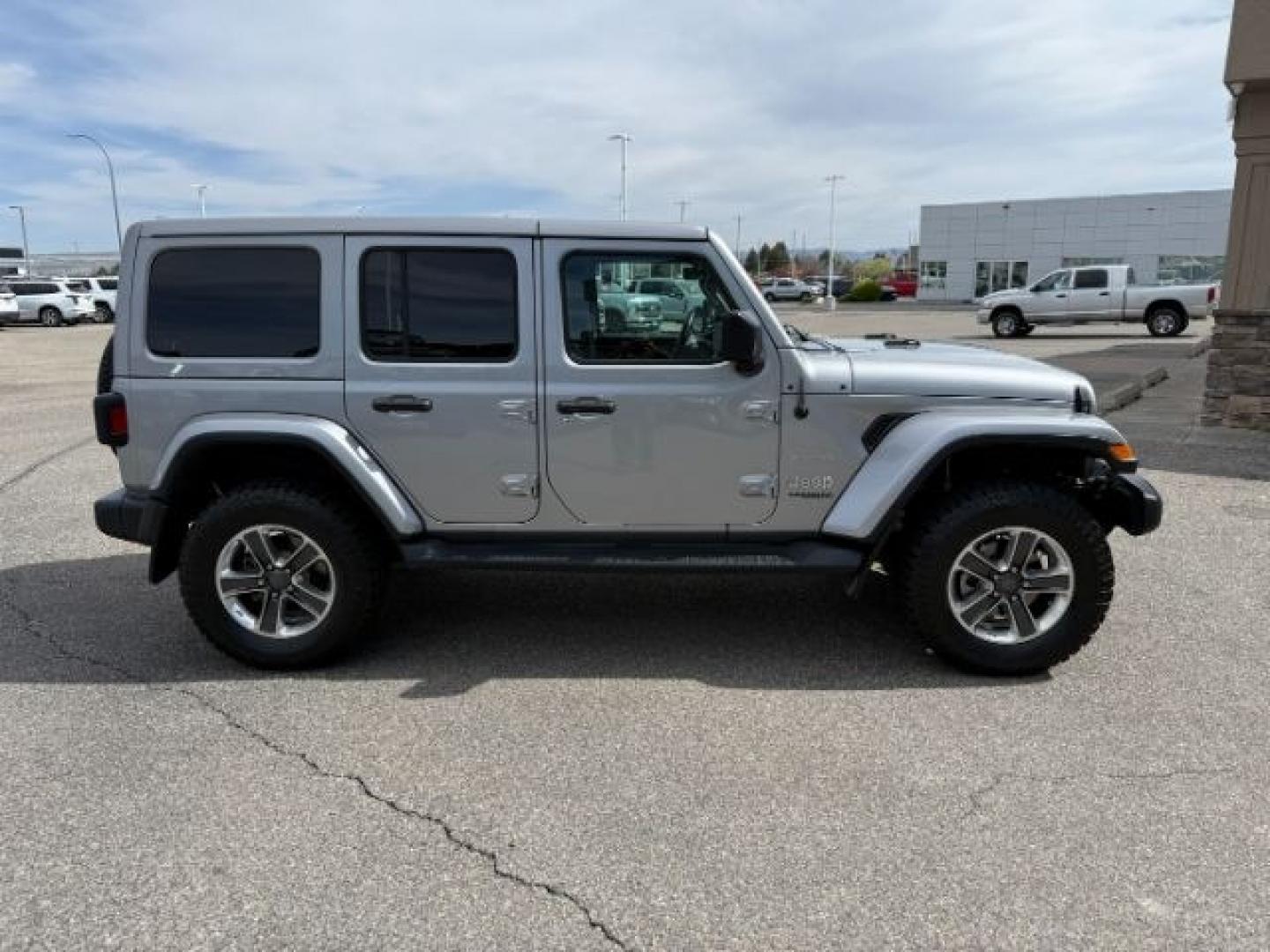 2018 SILVER /Black/Black Jeep Wrangler Unlimited Sahara (1C4HJXEN7JW) with an 2L I-4 gasoline direct injection engine, AUTOMATIC transmission, located at 1235 N Woodruff Ave., Idaho Falls, 83401, (208) 523-1053, 43.507172, -112.000488 - At Timberline Auto, finding a great deal on your next vehicle is always easy! Our experienced sales staff's goal is to help find you the right vehicle at the right price! Our knowledgeable finance department has options for almost any credit score. We offer extended service contract options to prote - Photo#35