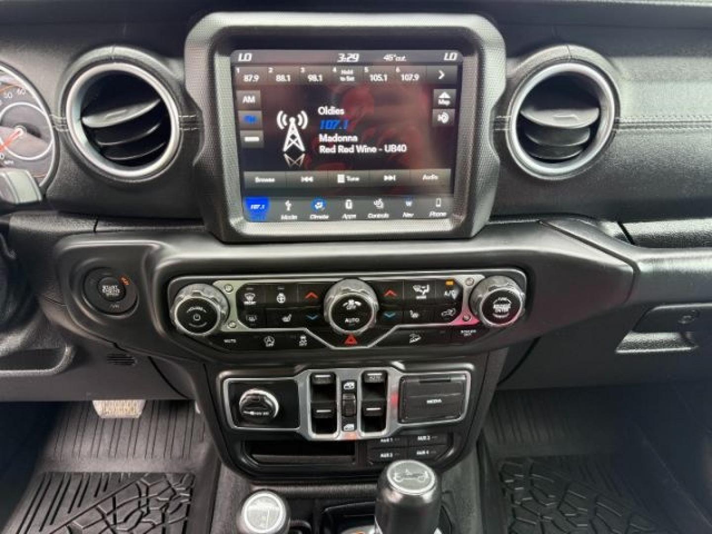 2018 SILVER /Black/Black Jeep Wrangler Unlimited Sahara (1C4HJXEN7JW) with an 2L I-4 gasoline direct injection engine, AUTOMATIC transmission, located at 1235 N Woodruff Ave., Idaho Falls, 83401, (208) 523-1053, 43.507172, -112.000488 - At Timberline Auto, finding a great deal on your next vehicle is always easy! Our experienced sales staff's goal is to help find you the right vehicle at the right price! Our knowledgeable finance department has options for almost any credit score. We offer extended service contract options to prote - Photo#44