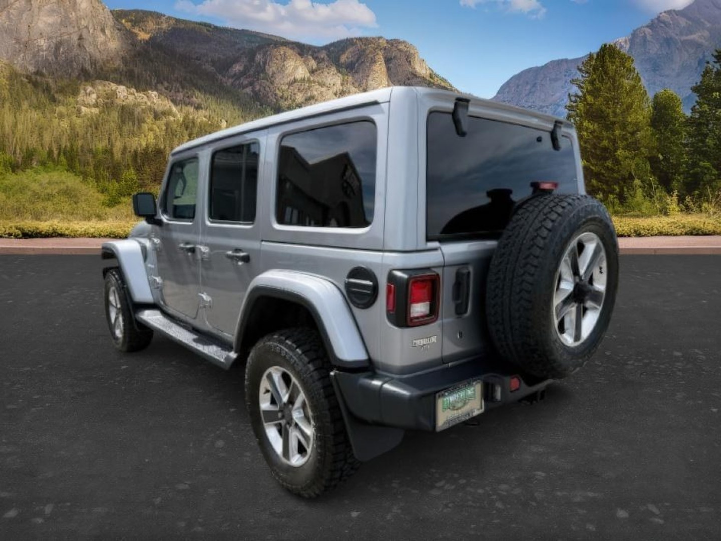 2018 SILVER /Black/Black Jeep Wrangler Unlimited Sahara (1C4HJXEN7JW) with an 2L I-4 gasoline direct injection engine, AUTOMATIC transmission, located at 1235 N Woodruff Ave., Idaho Falls, 83401, (208) 523-1053, 43.507172, -112.000488 - At Timberline Auto, finding a great deal on your next vehicle is always easy! Our experienced sales staff's goal is to help find you the right vehicle at the right price! Our knowledgeable finance department has options for almost any credit score. We offer extended service contract options to prote - Photo#2