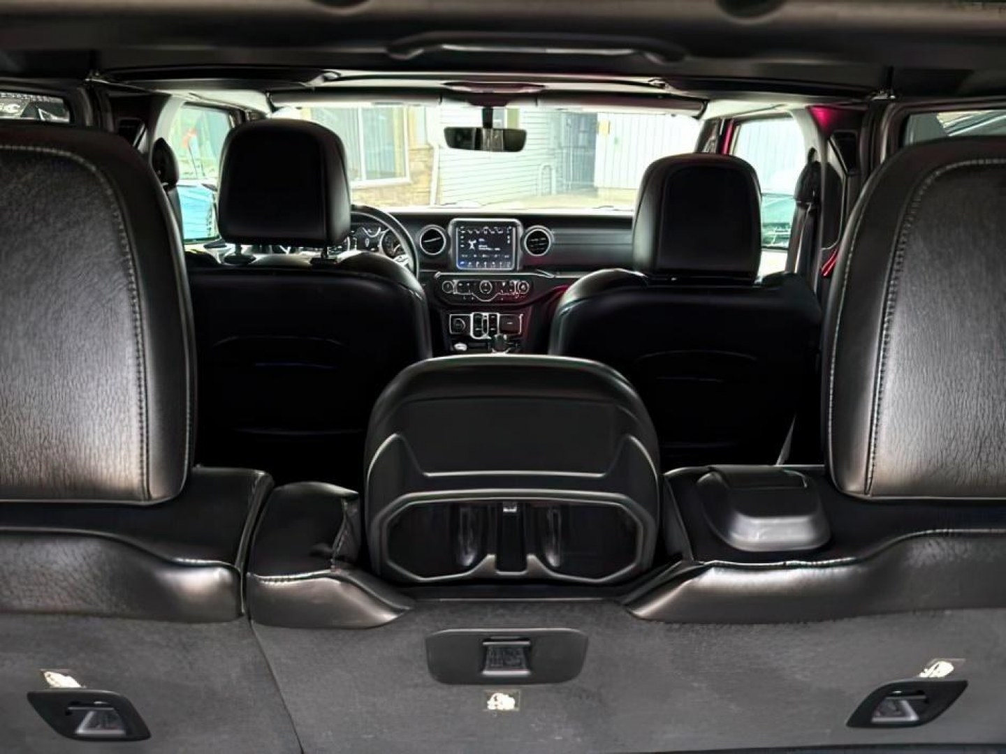 2018 SILVER /Black/Black Jeep Wrangler Unlimited Sahara (1C4HJXEN7JW) with an 2L I-4 gasoline direct injection engine, AUTOMATIC transmission, located at 1235 N Woodruff Ave., Idaho Falls, 83401, (208) 523-1053, 43.507172, -112.000488 - At Timberline Auto, finding a great deal on your next vehicle is always easy! Our experienced sales staff's goal is to help find you the right vehicle at the right price! Our knowledgeable finance department has options for almost any credit score. We offer extended service contract options to prote - Photo#6
