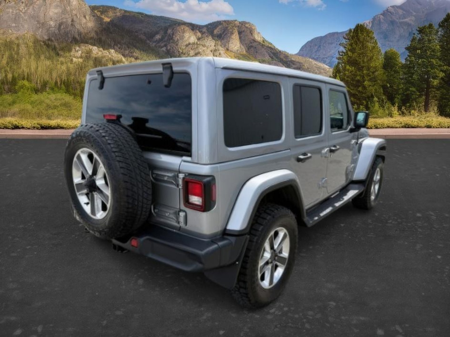 2018 SILVER /Black/Black Jeep Wrangler Unlimited Sahara (1C4HJXEN7JW) with an 2L I-4 gasoline direct injection engine, AUTOMATIC transmission, located at 1235 N Woodruff Ave., Idaho Falls, 83401, (208) 523-1053, 43.507172, -112.000488 - At Timberline Auto, finding a great deal on your next vehicle is always easy! Our experienced sales staff's goal is to help find you the right vehicle at the right price! Our knowledgeable finance department has options for almost any credit score. We offer extended service contract options to prote - Photo#7