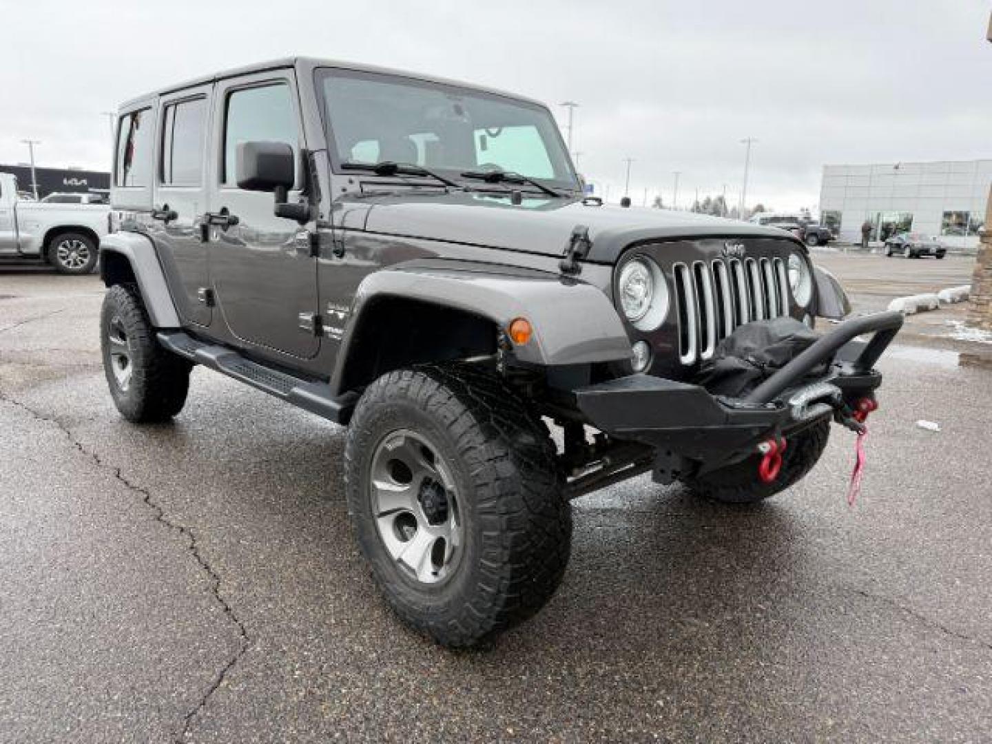 2017 GRAY /Black Jeep Wrangler Unlimited Sahara 4x4 (1C4BJWEG0HL) with an Pentastar 3.6L V-6 DOHC engine, AUTOMATIC transmission - At Timberline Auto, finding a great deal on your next vehicle is always easy! Our experienced sales staff's goal is to help find you the right vehicle at the right price! Our knowledgeable finance department has options for almost any credit score. We offer extended service contract options to prote - Photo#29