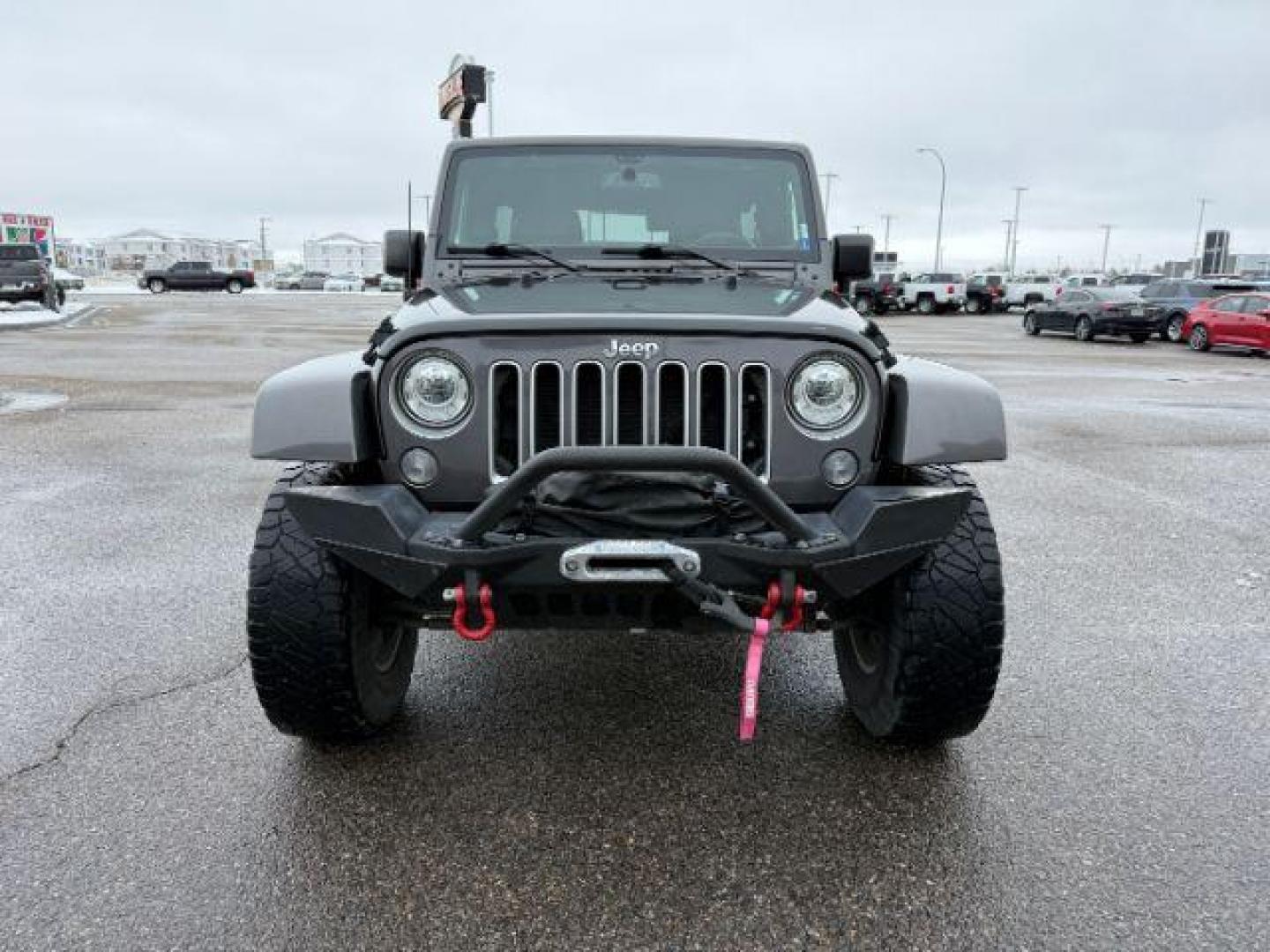 2017 GRAY /Black Jeep Wrangler Unlimited Sahara 4x4 (1C4BJWEG0HL) with an Pentastar 3.6L V-6 DOHC engine, AUTOMATIC transmission - At Timberline Auto, finding a great deal on your next vehicle is always easy! Our experienced sales staff's goal is to help find you the right vehicle at the right price! Our knowledgeable finance department has options for almost any credit score. We offer extended service contract options to prote - Photo#30