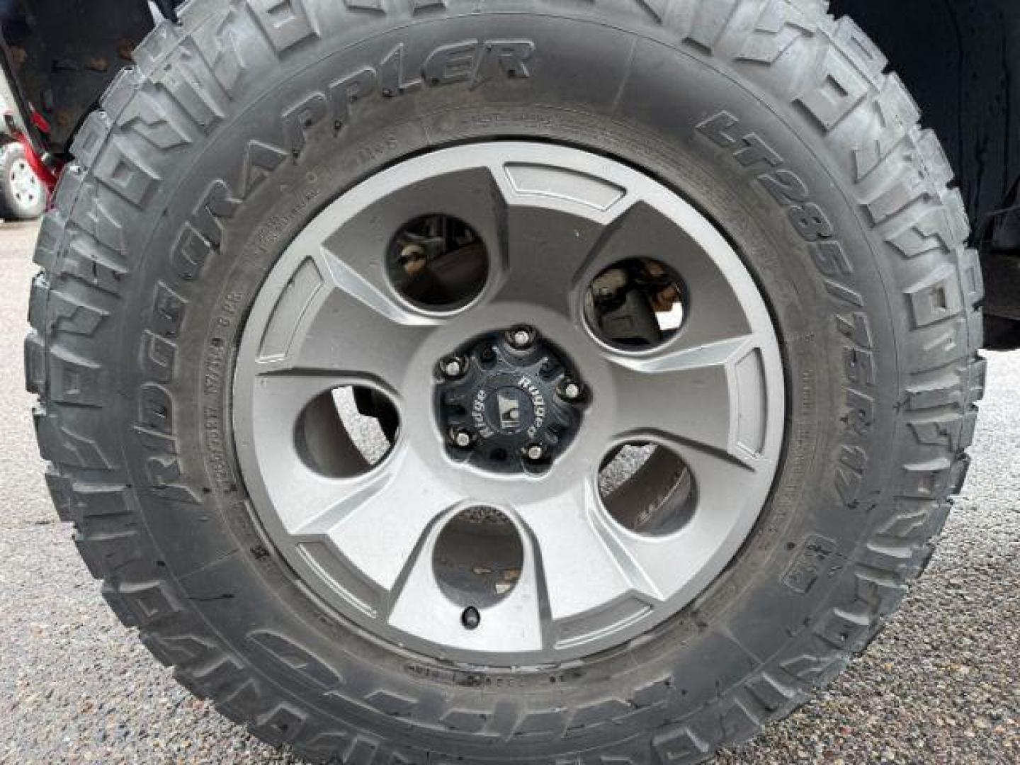 2017 GRAY /Black Jeep Wrangler Unlimited Sahara 4x4 (1C4BJWEG0HL) with an Pentastar 3.6L V-6 DOHC engine, AUTOMATIC transmission - At Timberline Auto, finding a great deal on your next vehicle is always easy! Our experienced sales staff's goal is to help find you the right vehicle at the right price! Our knowledgeable finance department has options for almost any credit score. We offer extended service contract options to prote - Photo#32