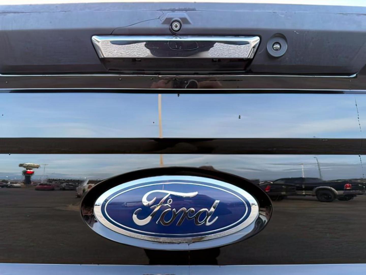 2017 Shadow Black /Black Ford F-250 (1FT7W2BT9HE) with an Powerstroke 67L V-8 diesel direct injection engine, Automatic transmission, located at 1175 N Woodruff Ave, Idaho Falls, ID, 83401, 43.506901, -111.999657 - At Timberline Auto, finding a great deal on your next vehicle is always easy! Our experienced sales staff's goal is to help find you the right vehicle at the right price! Our knowledgeable finance department has options for almost any credit score. We offer extended service contract options to prote - Photo#4