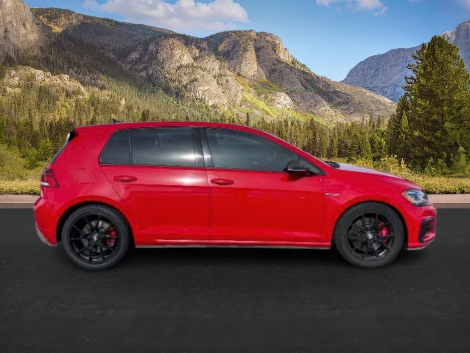 photo of 2018 Volkswagen Golf GTI 2.0T SE