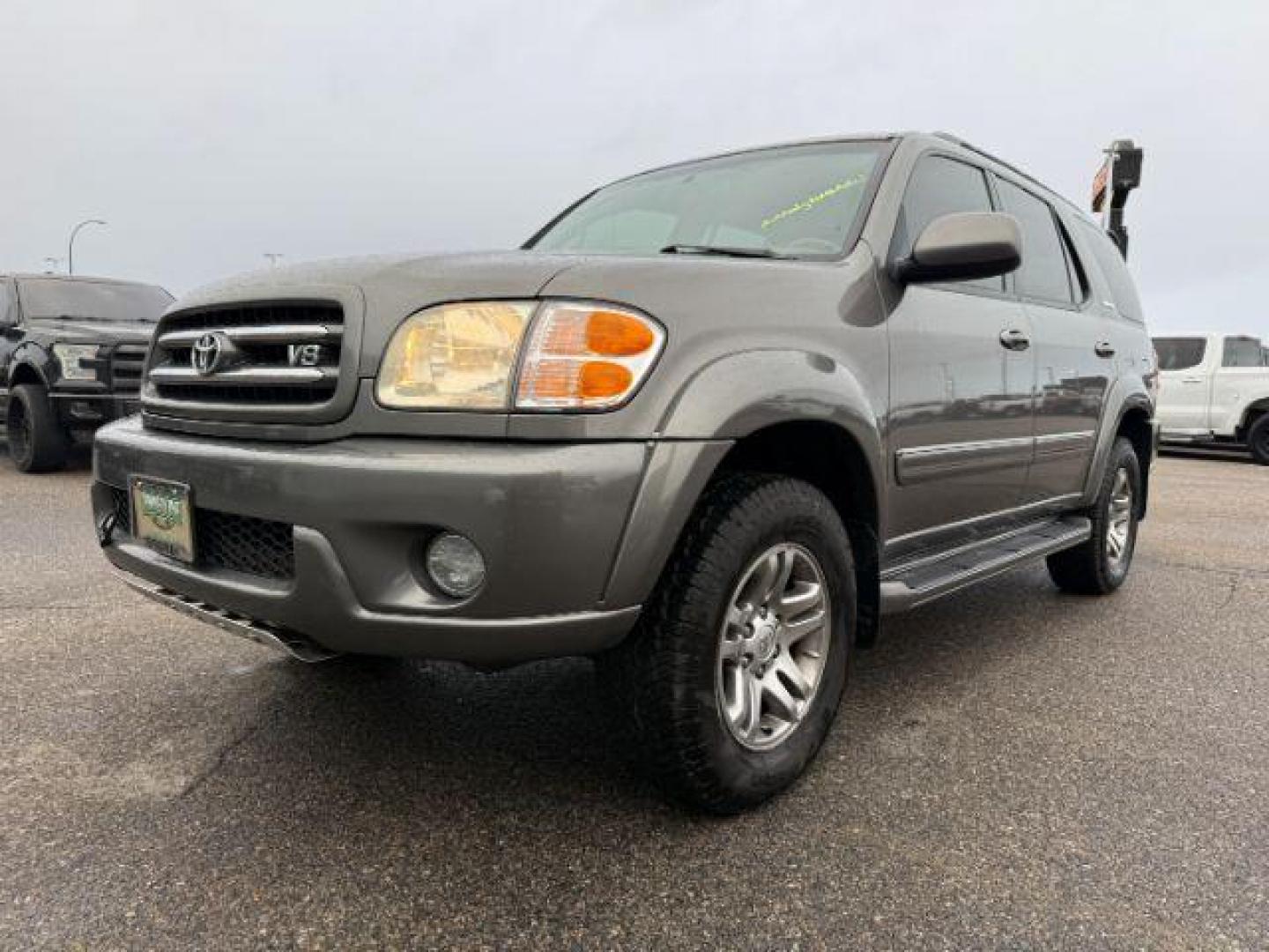 2004 GRAY /Charcoal Toyota Sequoia (5TDBT48A74S) with an 47L V-8 DOHC engine, Automatic transmission, located at 1175 N Woodruff Ave, Idaho Falls, ID, 83401, 43.506901, -111.999657 - At Timberline Auto, finding a great deal on your next vehicle is always easy! Our experienced sales staff's goal is to help find you the right vehicle at the right price! Our knowledgeable finance department has options for almost any credit score. We offer extended service contract options to prote - Photo#26