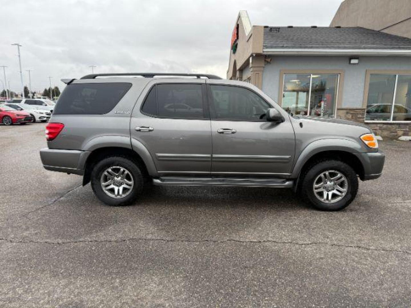 2004 GRAY /Charcoal Toyota Sequoia (5TDBT48A74S) with an 47L V-8 DOHC engine, Automatic transmission, located at 1175 N Woodruff Ave, Idaho Falls, ID, 83401, 43.506901, -111.999657 - At Timberline Auto, finding a great deal on your next vehicle is always easy! Our experienced sales staff's goal is to help find you the right vehicle at the right price! Our knowledgeable finance department has options for almost any credit score. We offer extended service contract options to prote - Photo#33