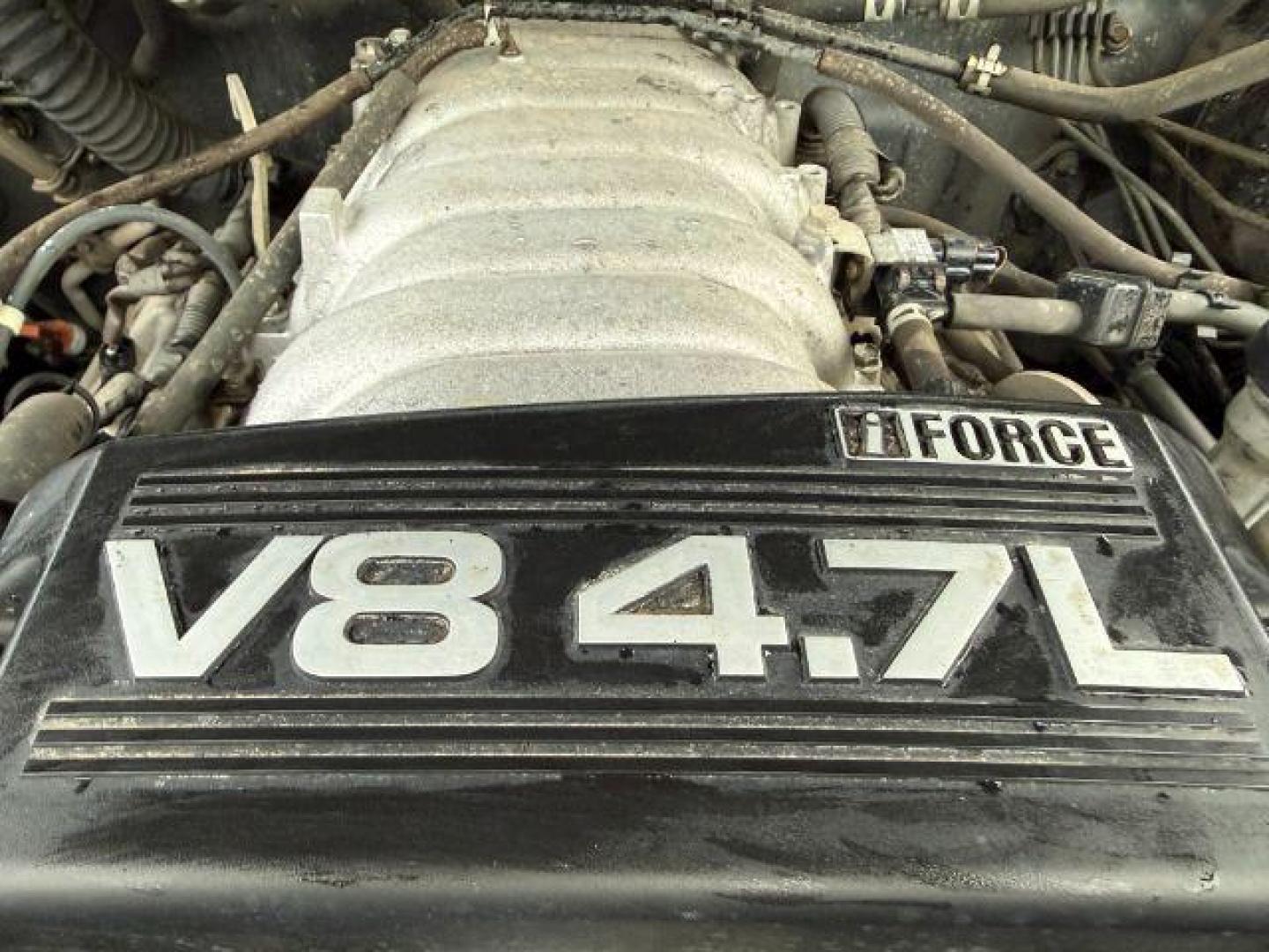 2004 GRAY /Charcoal Toyota Sequoia (5TDBT48A74S) with an 47L V-8 DOHC engine, Automatic transmission, located at 1175 N Woodruff Ave, Idaho Falls, ID, 83401, 43.506901, -111.999657 - At Timberline Auto, finding a great deal on your next vehicle is always easy! Our experienced sales staff's goal is to help find you the right vehicle at the right price! Our knowledgeable finance department has options for almost any credit score. We offer extended service contract options to prote - Photo#51