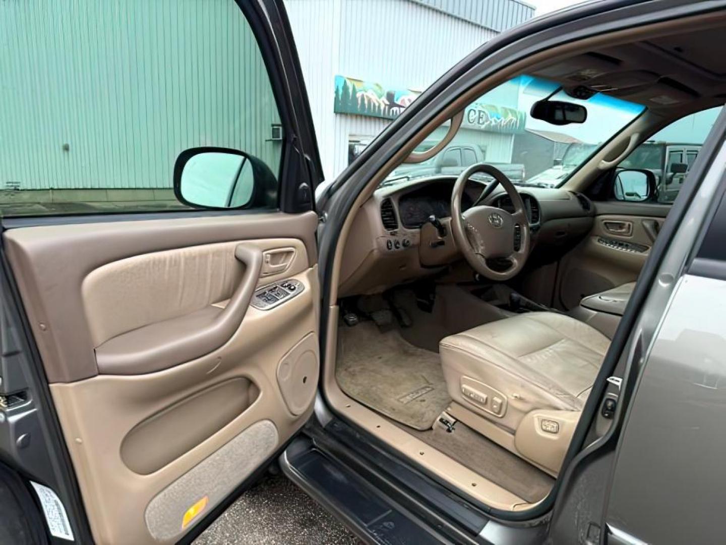 2004 GRAY /Charcoal Toyota Sequoia (5TDBT48A74S) with an 47L V-8 DOHC engine, Automatic transmission, located at 1175 N Woodruff Ave, Idaho Falls, ID, 83401, 43.506901, -111.999657 - At Timberline Auto, finding a great deal on your next vehicle is always easy! Our experienced sales staff's goal is to help find you the right vehicle at the right price! Our knowledgeable finance department has options for almost any credit score. We offer extended service contract options to prote - Photo#12