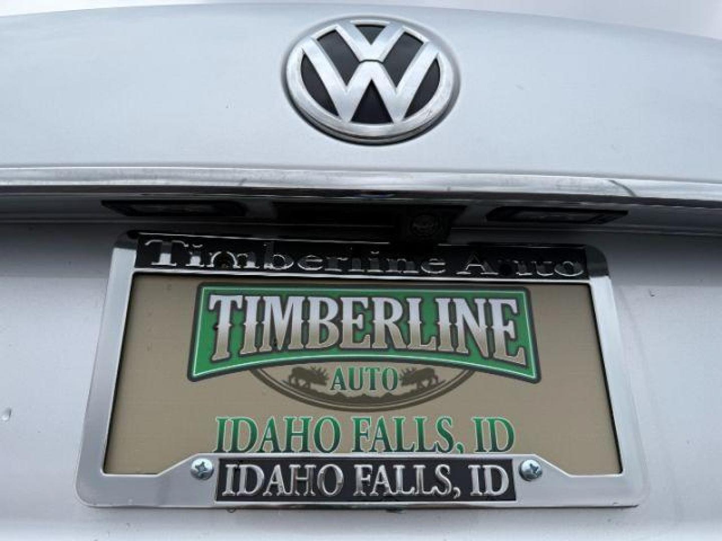 2018 SILVER /Titan Black Volkswagen Passat (1VWBA7A35JC) with an 2L I-4 gasoline direct injection engine, Automatic transmission, located at 1175 N Woodruff Ave, Idaho Falls, ID, 83401, 43.506901, -111.999657 - At Timberline Auto, finding a great deal on your next vehicle is always easy! Our experienced sales staff's goal is to help find you the right vehicle at the right price! Our knowledgeable finance department has options for almost any credit score. We offer extended service contract options to prote - Photo#28