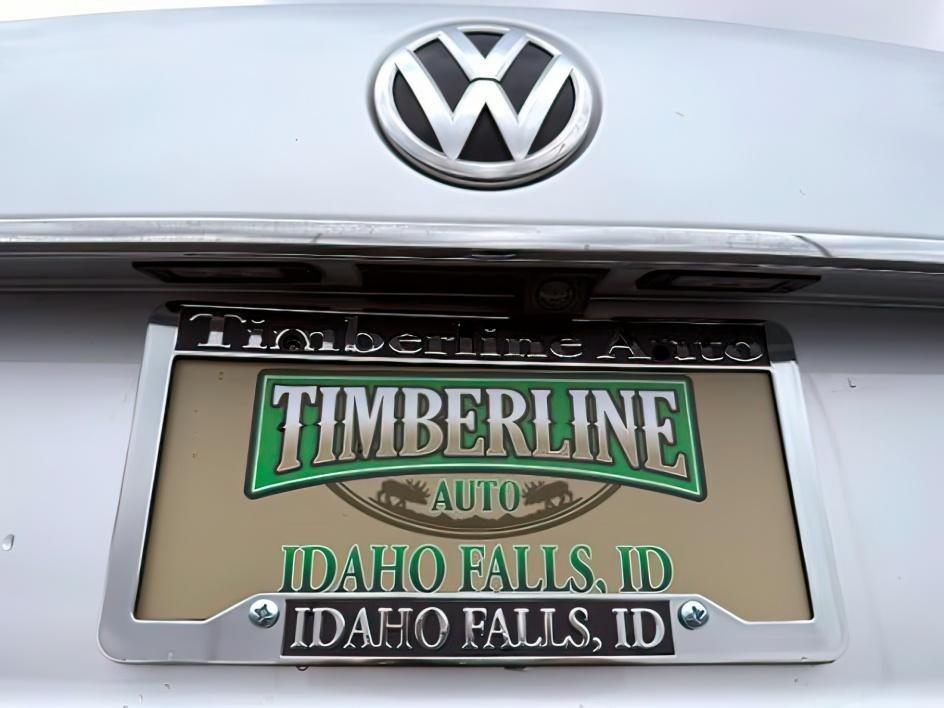2018 SILVER /Titan Black Volkswagen Passat 2.0T SE (1VWBA7A35JC) with an 2L I-4 gasoline direct injection engine, AUTOMATIC transmission, located at 1235 N Woodruff Ave., Idaho Falls, 83401, (208) 523-1053, 43.507172, -112.000488 - 2018 Volkswagen Passat is a midsize sedan built for smooth, efficient daily driving. Powered by a 1.8L turbocharged I4 engine (VIN verified), it delivers balanced performance for commuting and highway travel. Front-wheel drive provides stable handling in everyday conditions. Inside, it features a to- Photo#4