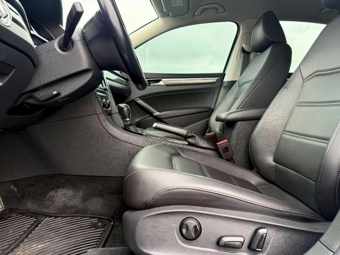 2018 SILVER /Titan Black Volkswagen Passat (1VWBA7A35JC) with an 2L I-4 gasoline direct injection engine, Automatic transmission, located at 1175 N Woodruff Ave, Idaho Falls, ID, 83401, 43.506901, -111.999657 - At Timberline Auto, finding a great deal on your next vehicle is always easy! Our experienced sales staff's goal is to help find you the right vehicle at the right price! Our knowledgeable finance department has options for almost any credit score. We offer extended service contract options to prote - Photo#11